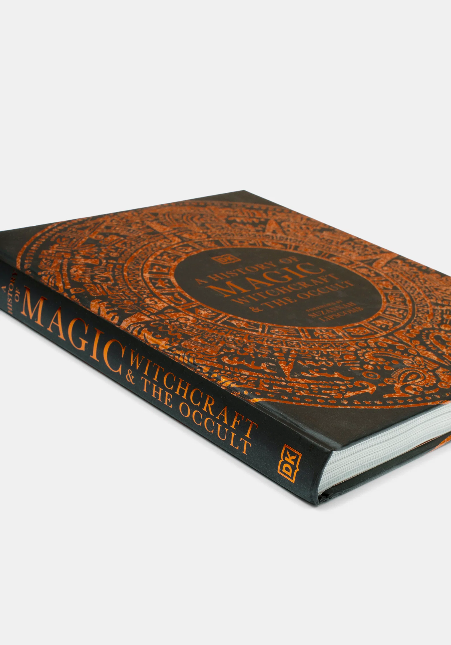 A History of Magic, Witchcraft and the Occult - DK & Suzannah Lipscomb - Image 3