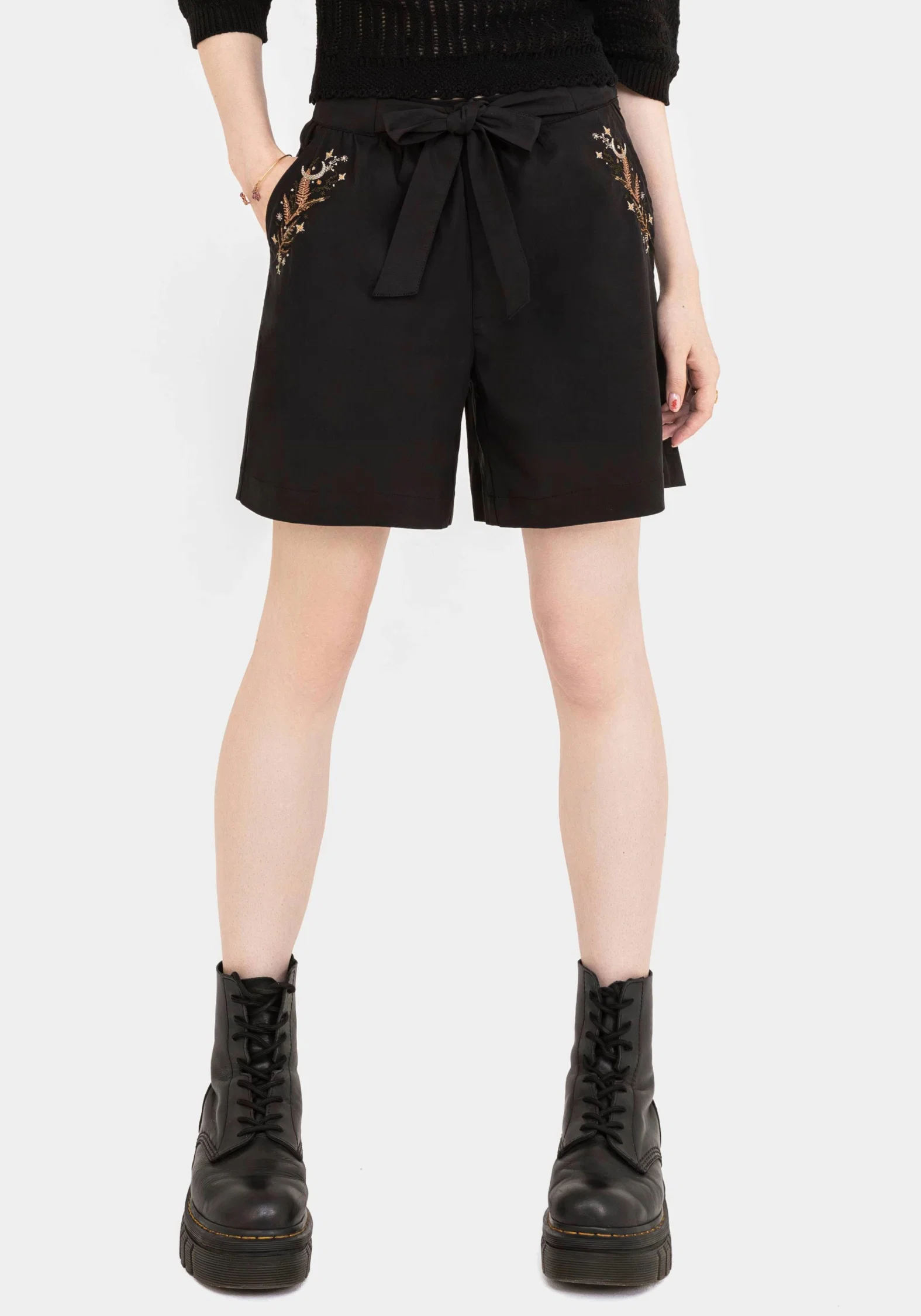 Abellona Embroidered Belted Short - Image 5