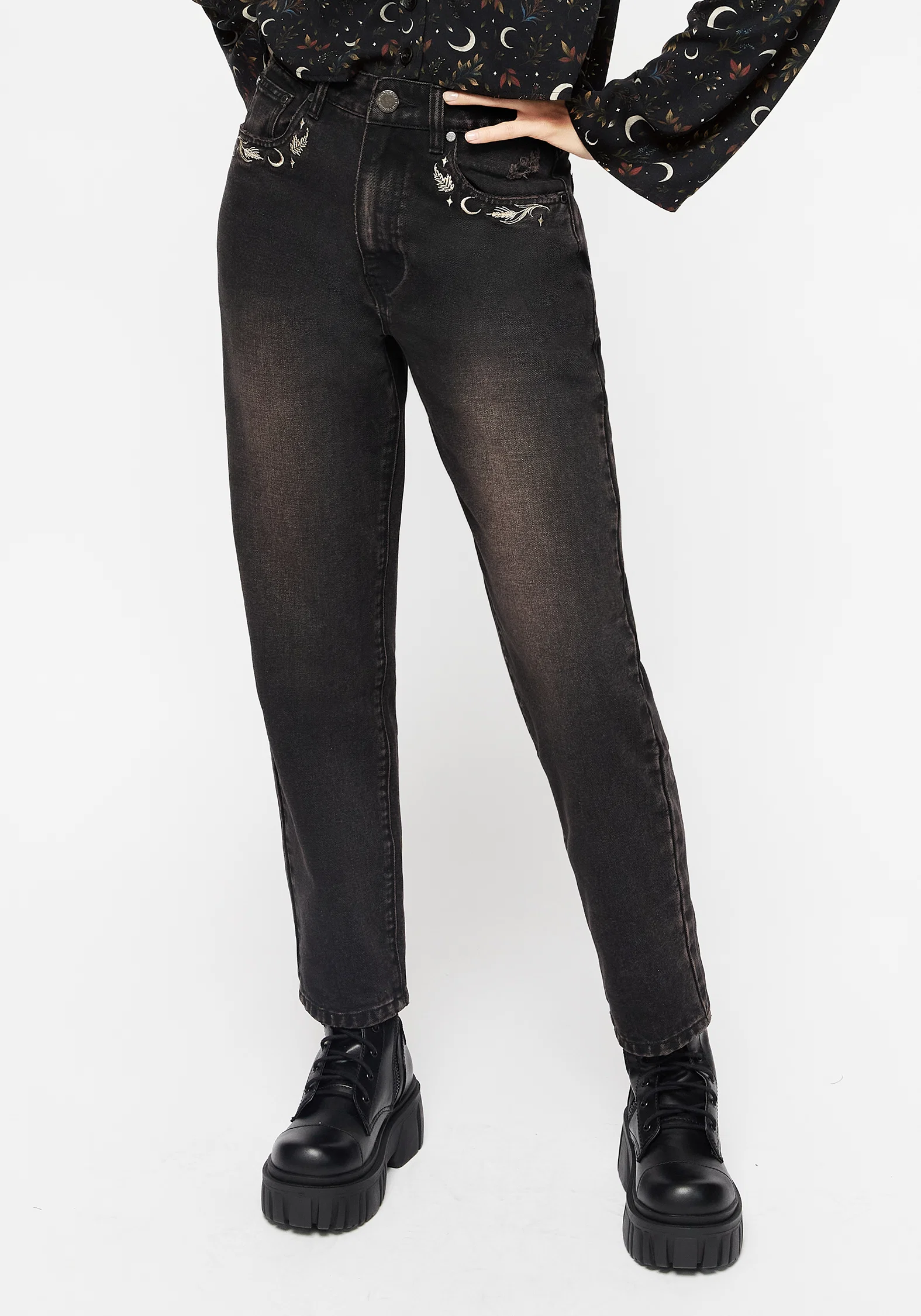 Abundia Embroidered Mom Jeans - Image 4