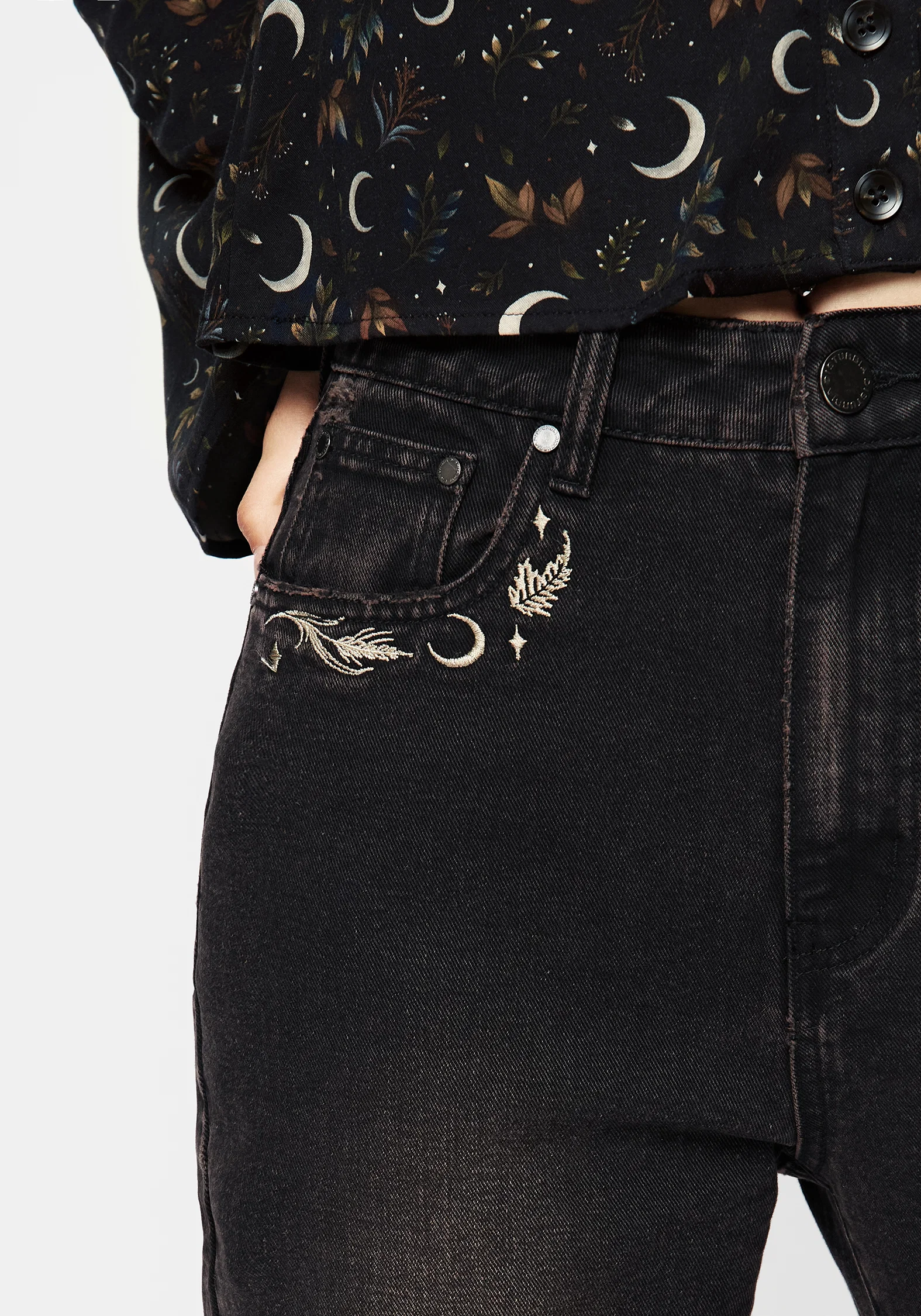 Abundia Embroidered Mom Jeans - Image 6