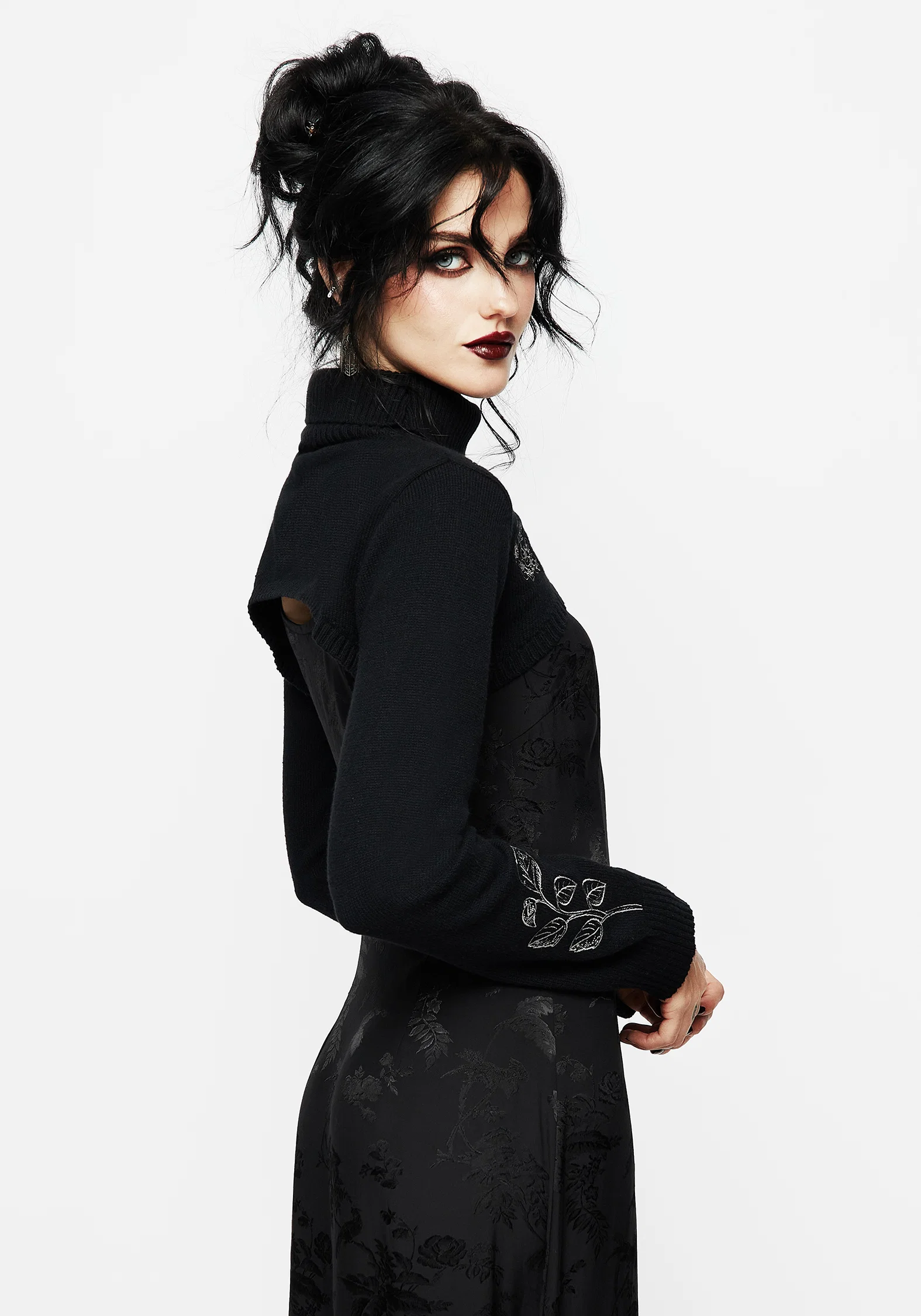 Amalthea Embroidered Roll Neck Extreme Crop Jumper - Image 5