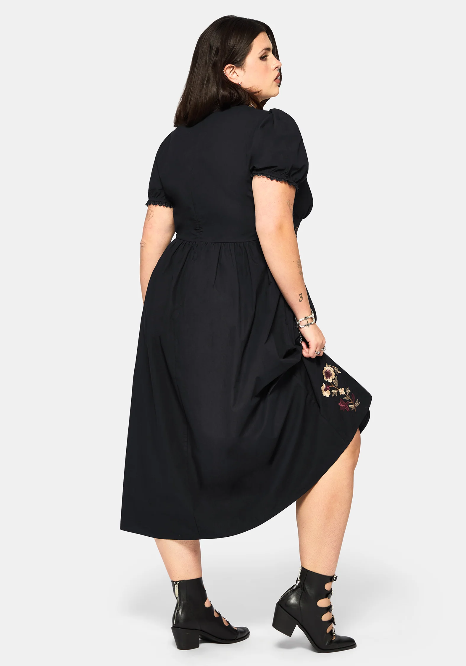 Arianwen Embroidered Puff Sleeve Midaxi Dress - Black - Image 9