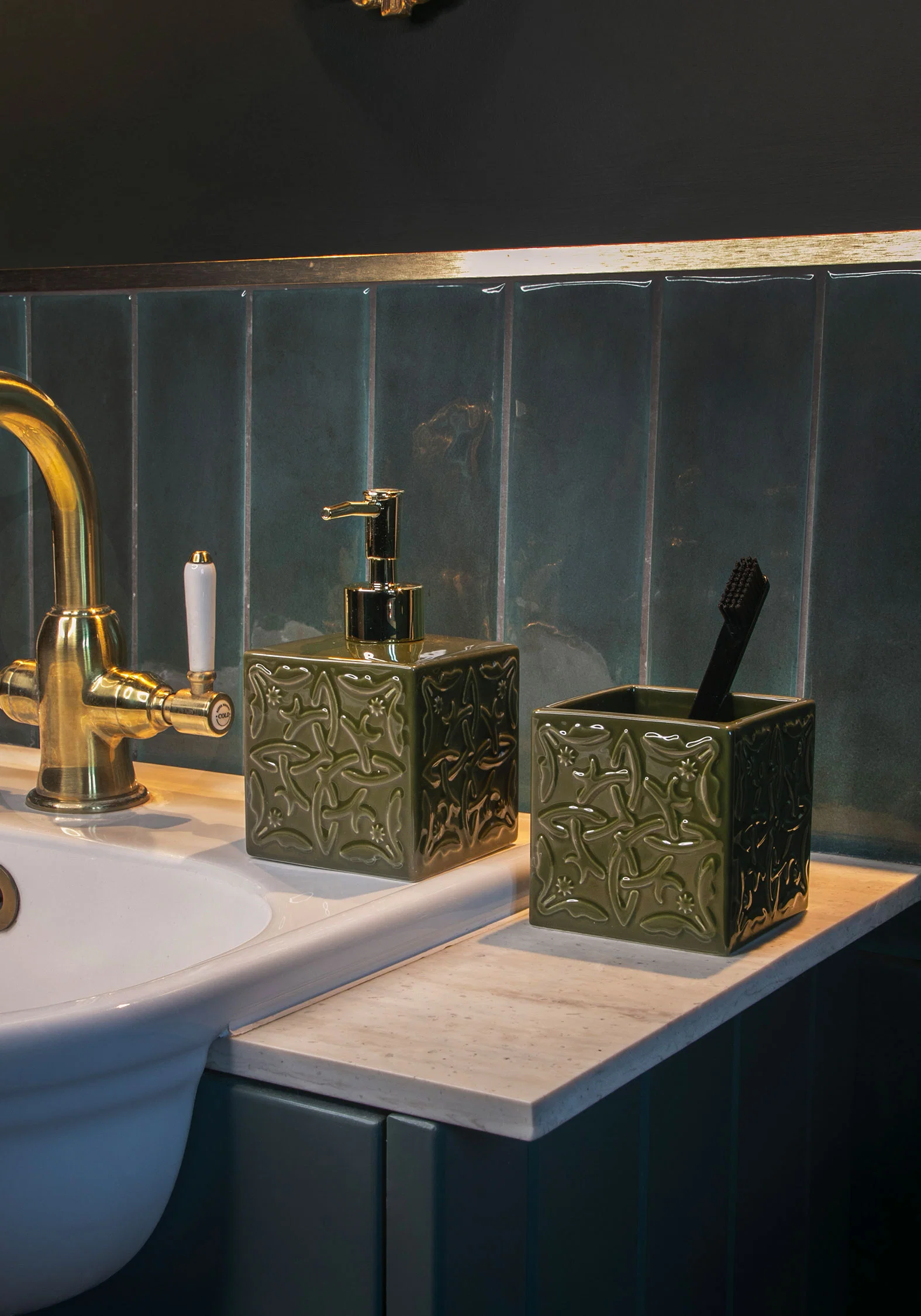 Ashwyn Witches Tile Bathroom Set - Image 2