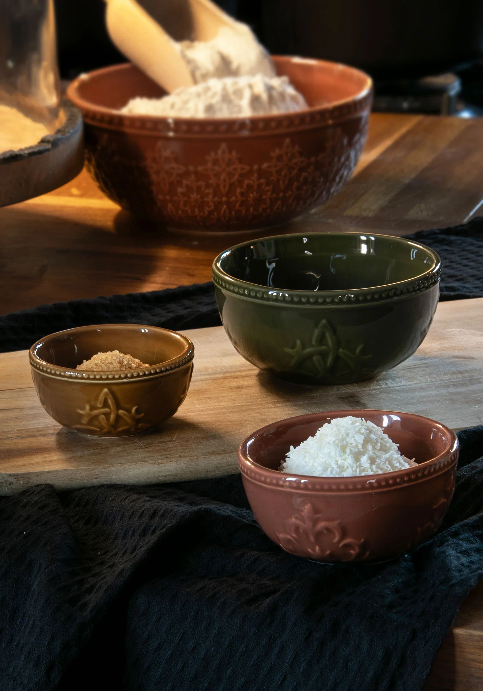 Ashwyn Witches Tile Serving Bowl - Image 6