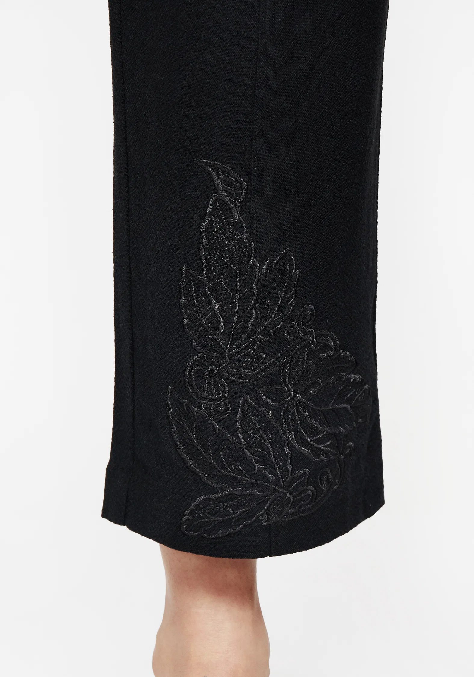 Aya Embroidered Linen Blend Balloon Pants - Image 2