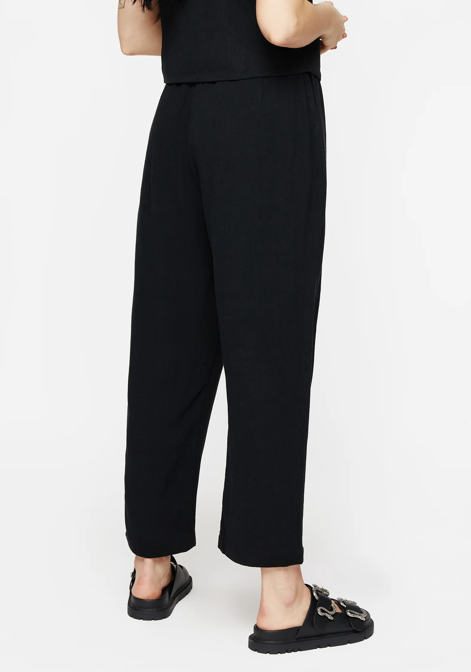 Aya Embroidered Linen Blend Balloon Pants - Image 3