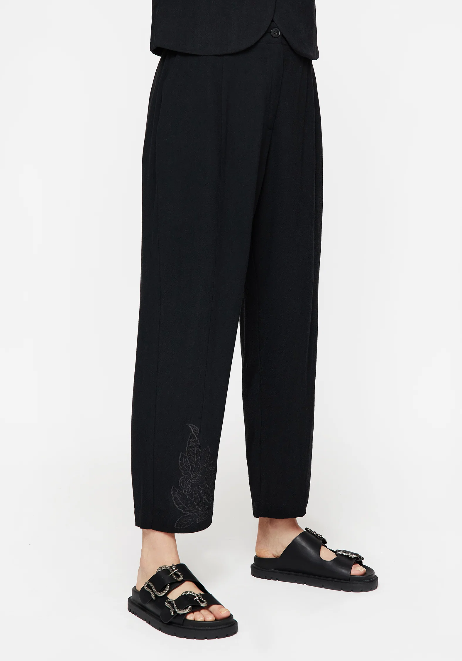 Aya Embroidered Linen Blend Balloon Pants - Image 7