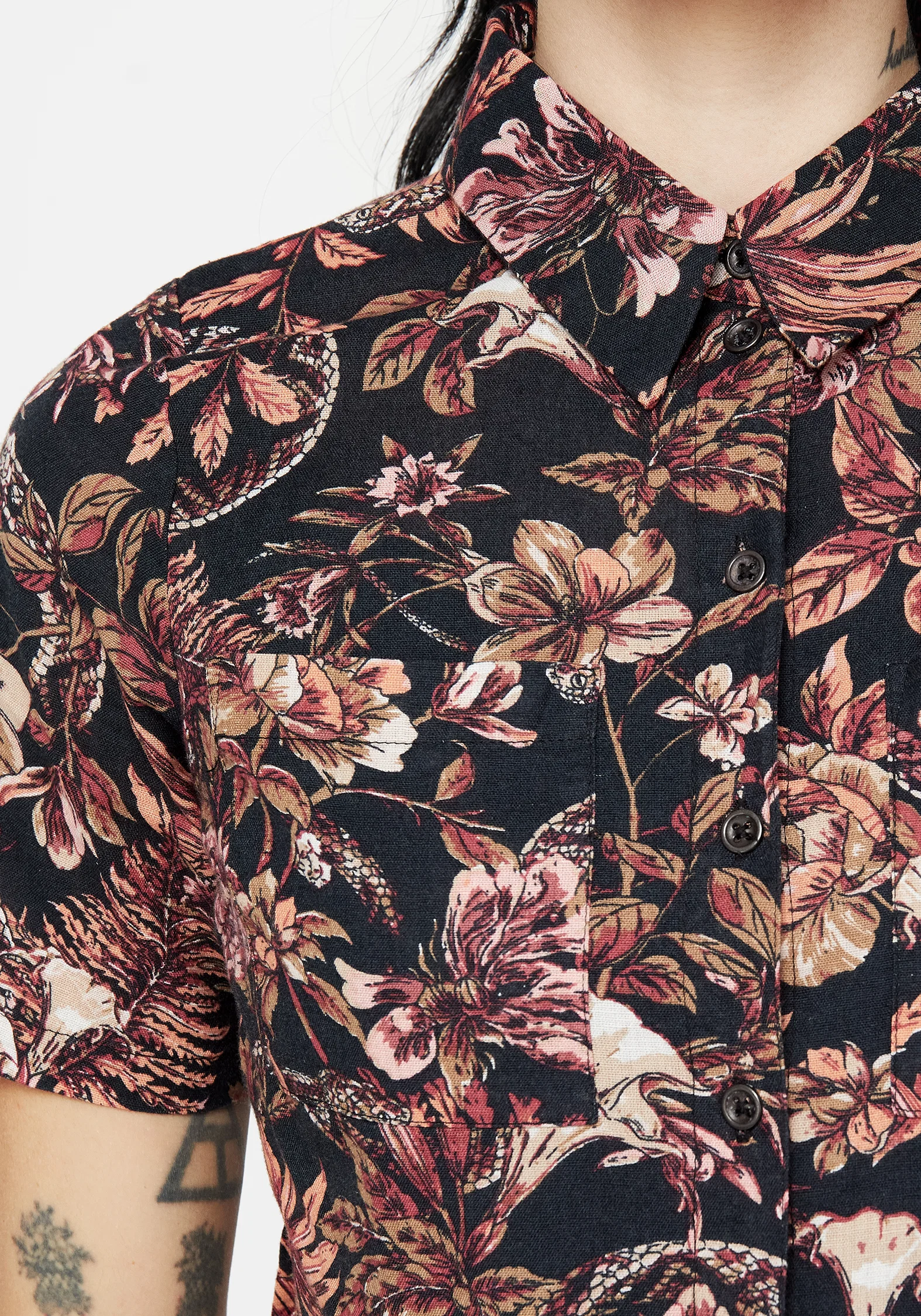 Bashe Cotton Floral Snake Print Short Sleeve Shirt - Image 2