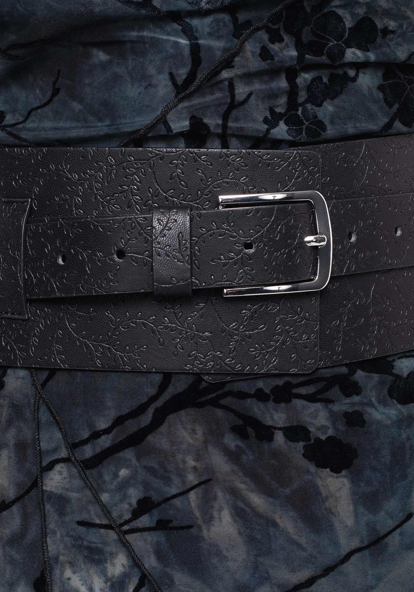 Bathory Floral Embossed Waist Belt - Image 3