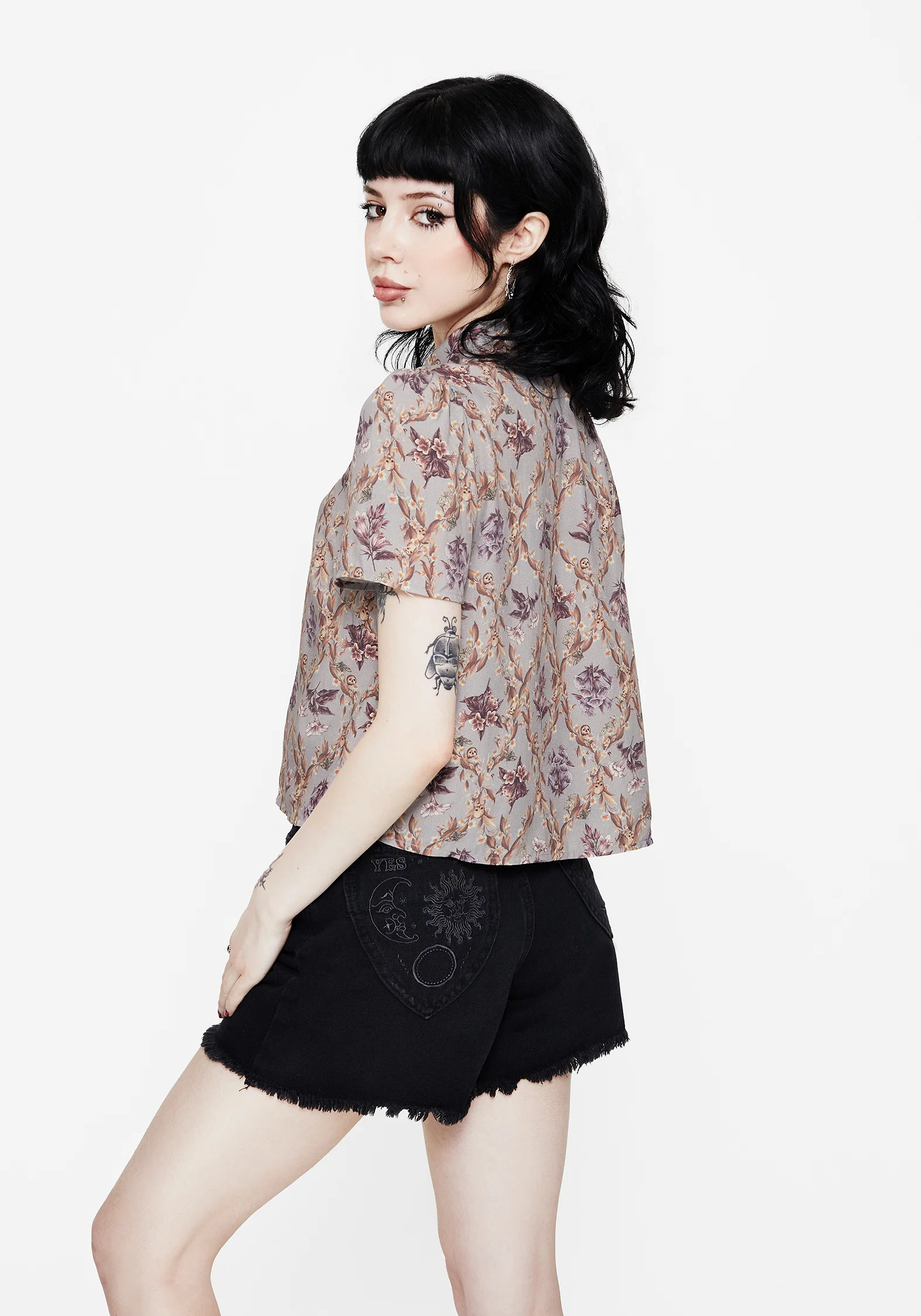 Blossom Floral Tile Printed Cropped Button Up Shirt - Image 3