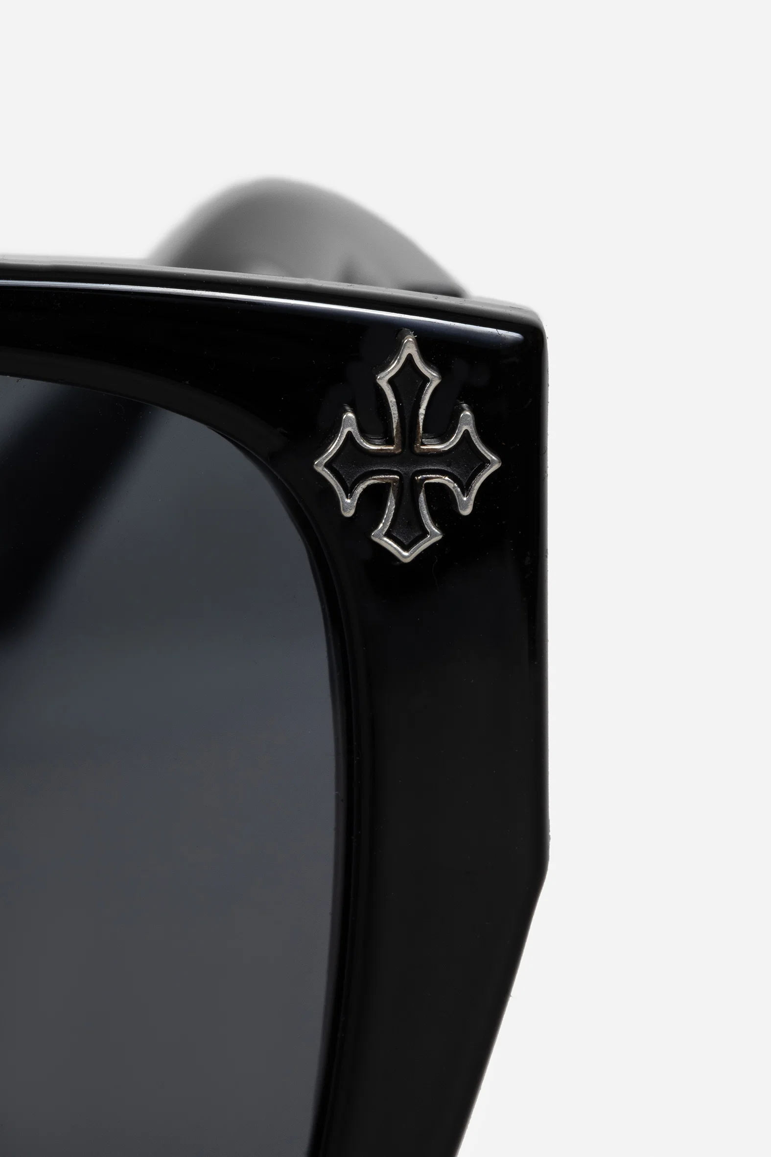 Cathedral Oversized Sunglasses - Image 7