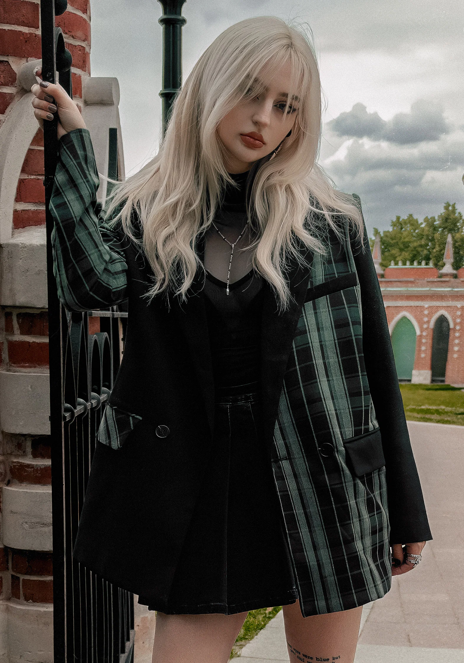 Checkmate Spliced Oversized Blazer - Image 5