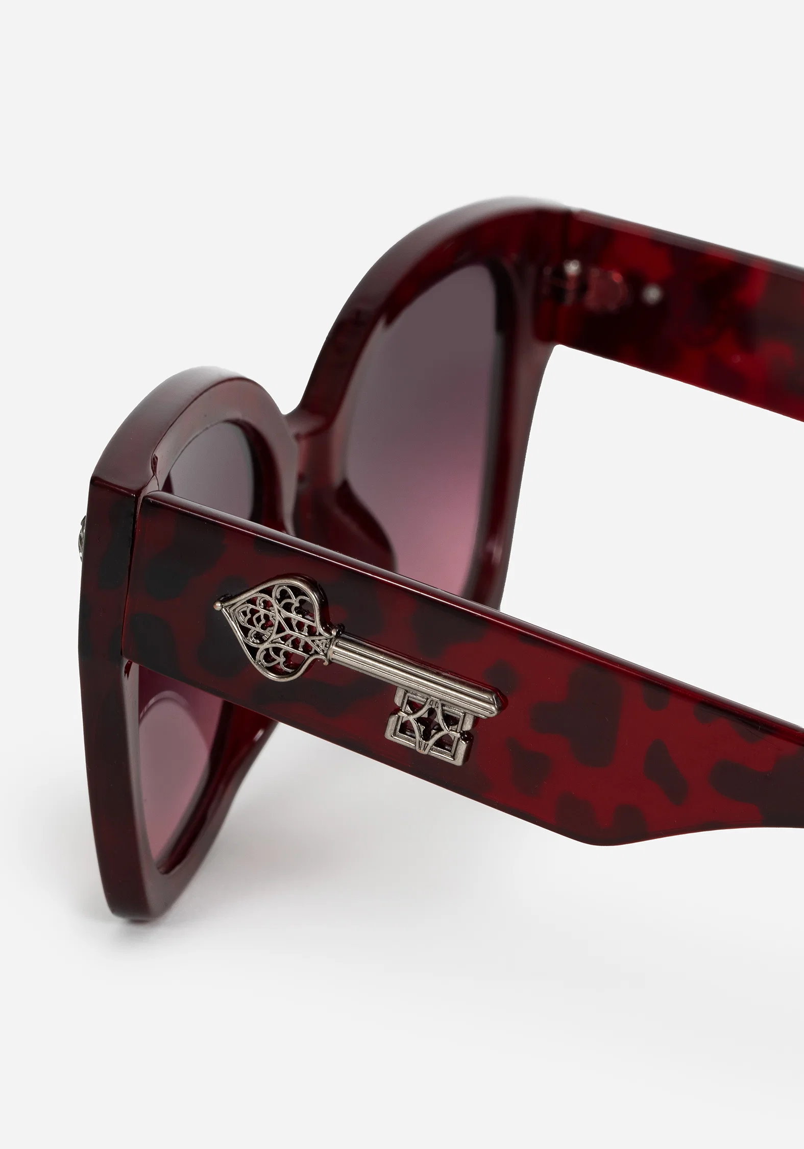 Claustrum Gothic Key Tortoiseshell Sunglasses - Red - Image 6