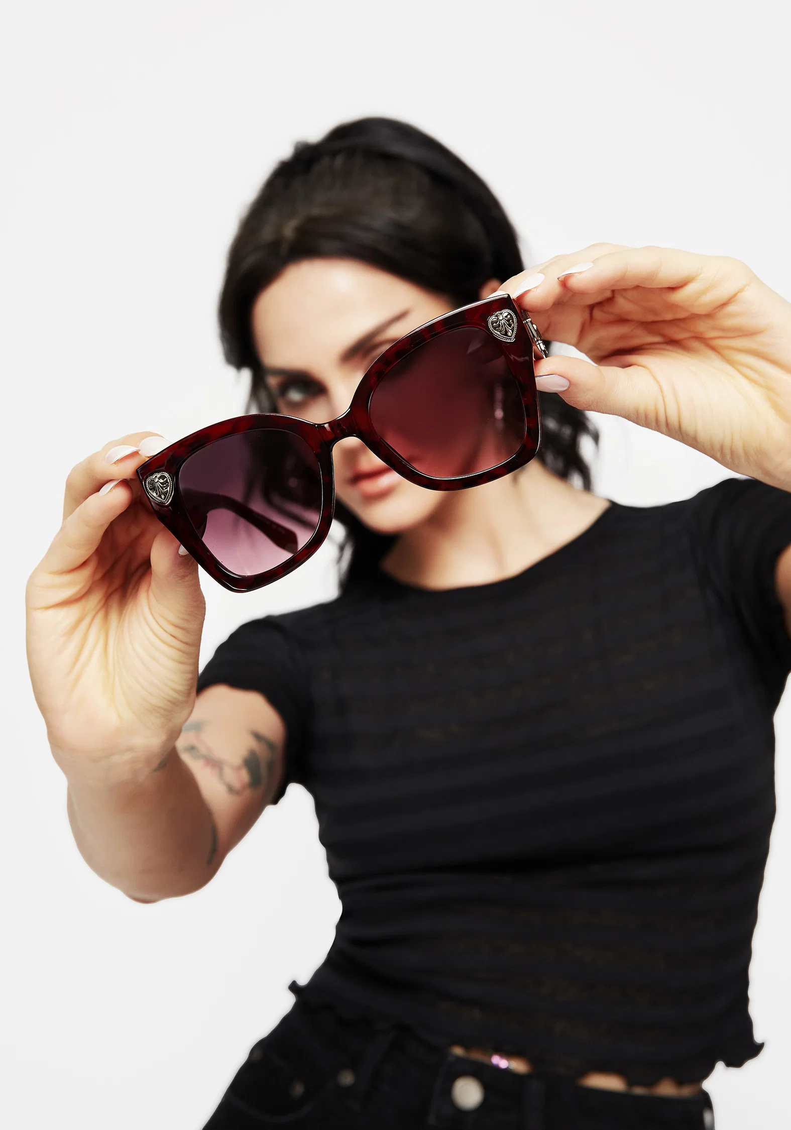 Claustrum Gothic Key Tortoiseshell Sunglasses - Red - Image 7