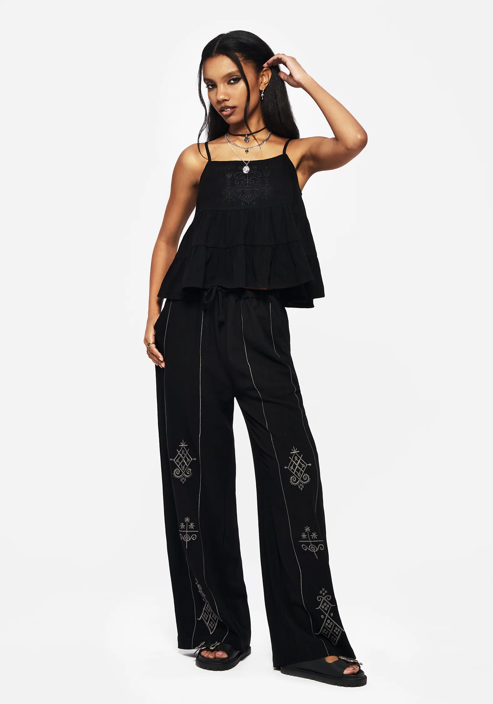 Cordata Linen-Blend Embroidered Tiered Cami Top - Black - Image 4