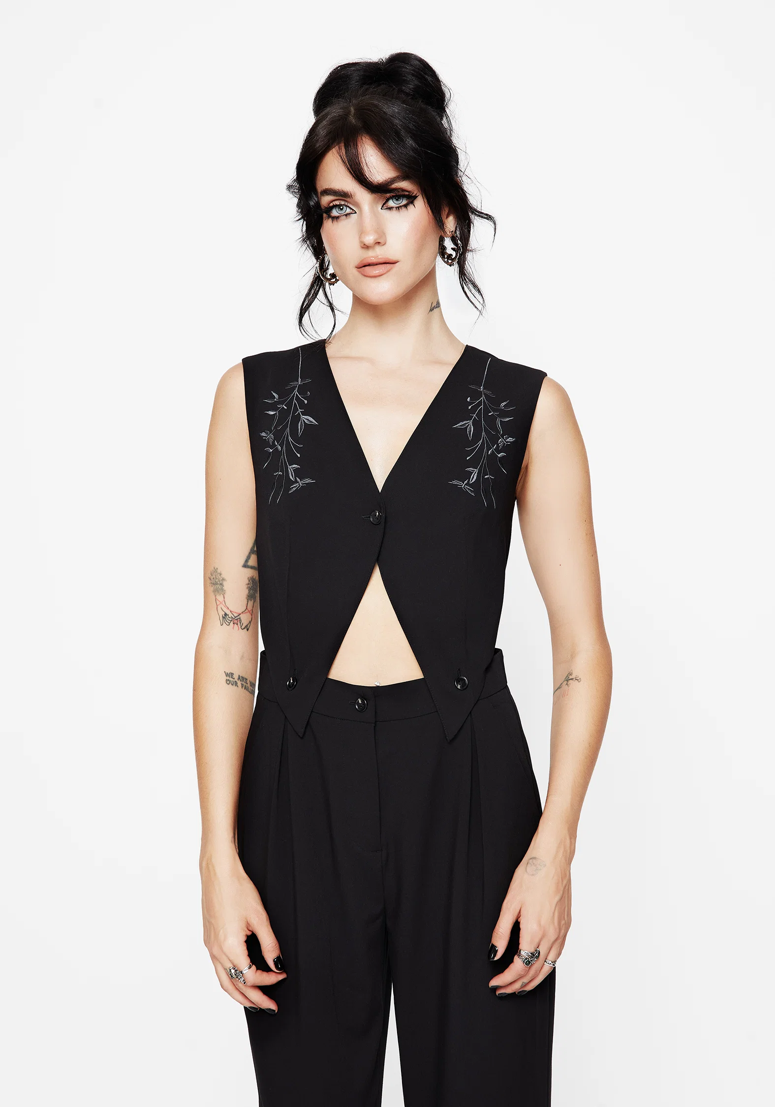 Damona Tailored Waistcoat and Trouser Set - Image 5