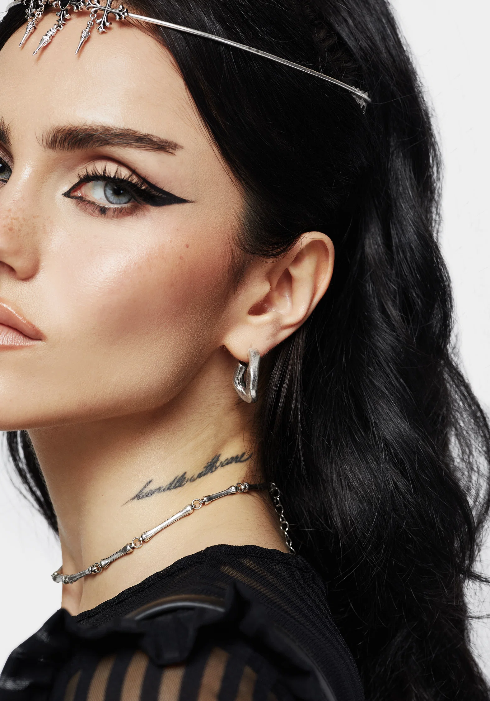 Disturbia Chunky Hoop Earrings - Image 3