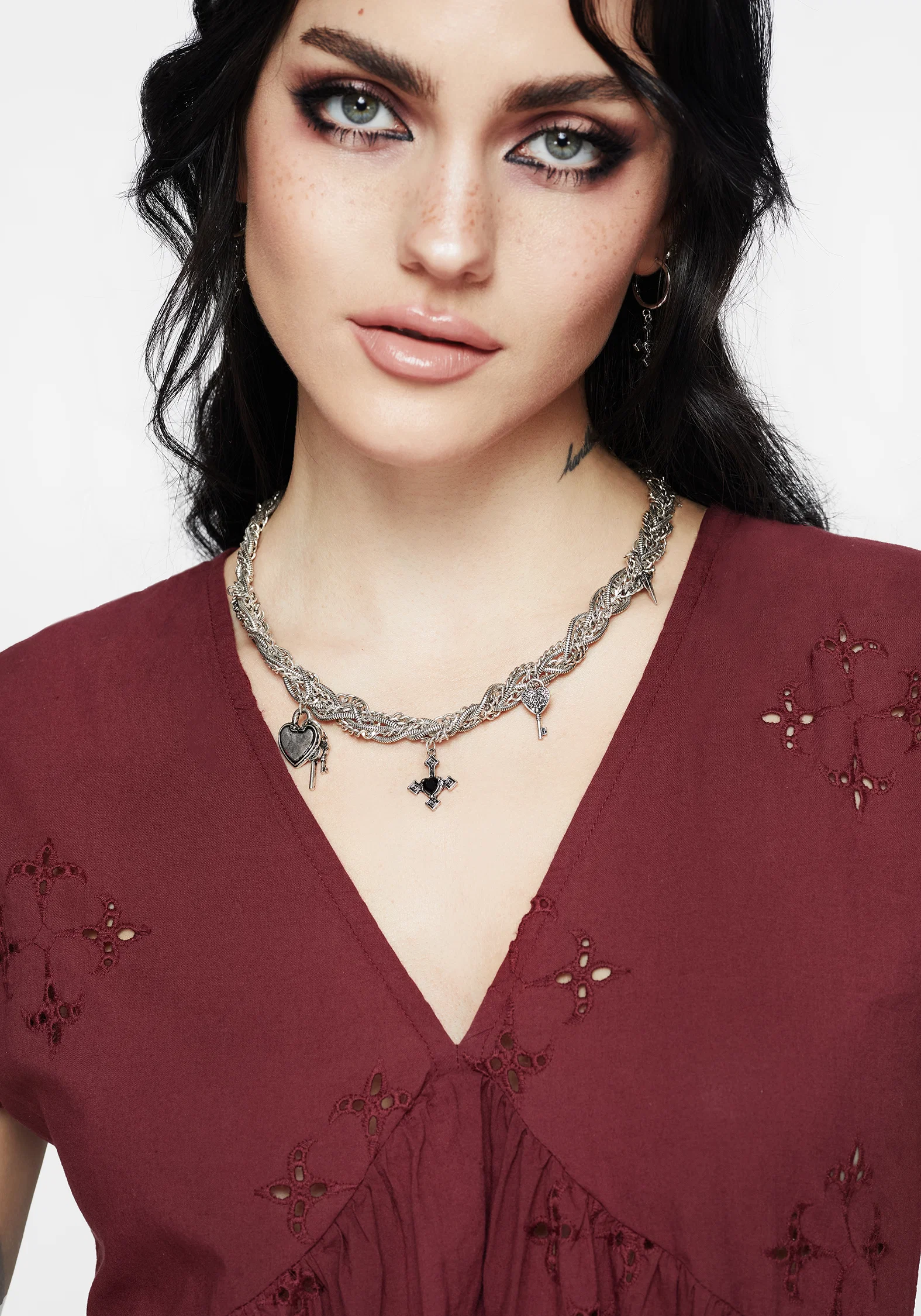 Eilir Twisted Vintage Charm Necklace - Image 4