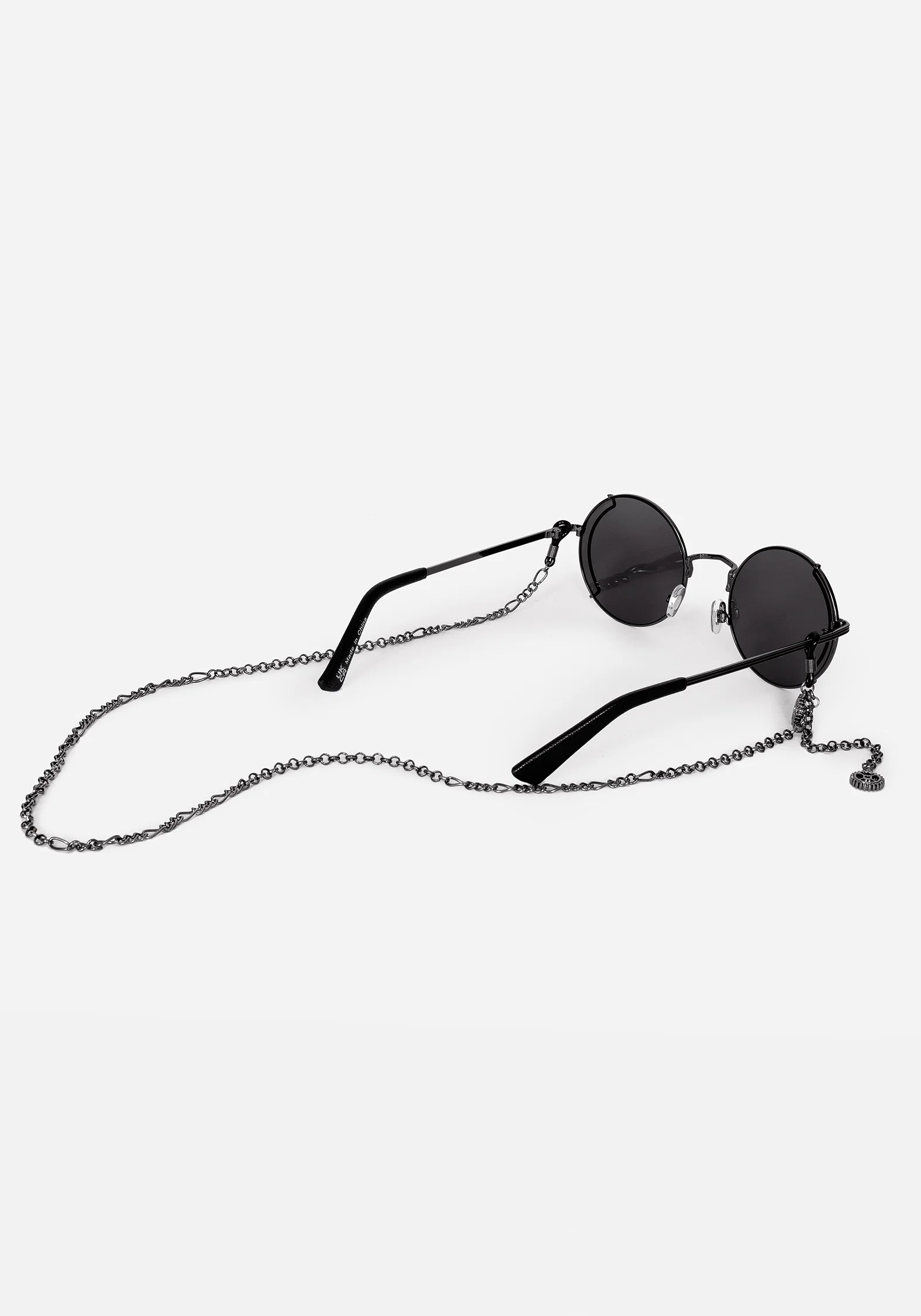 Emilie Round Sunglasses with Chain - Image 7