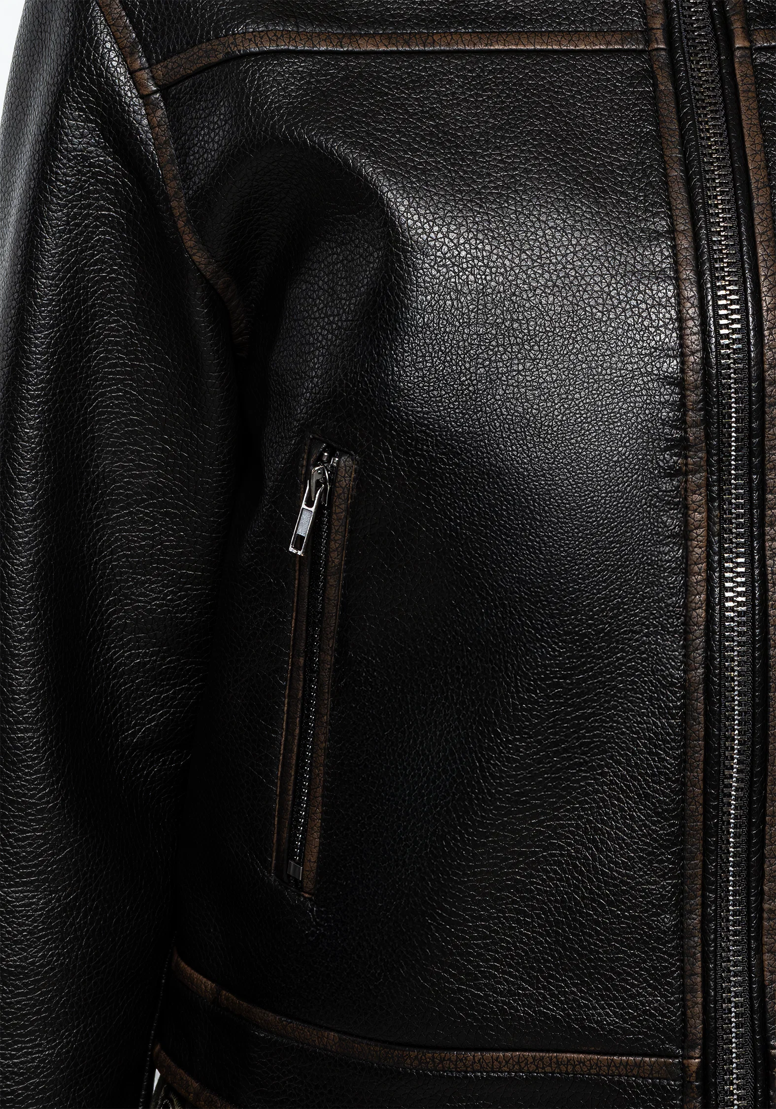Ermania Crop Faux Leather Jacket - Image 11