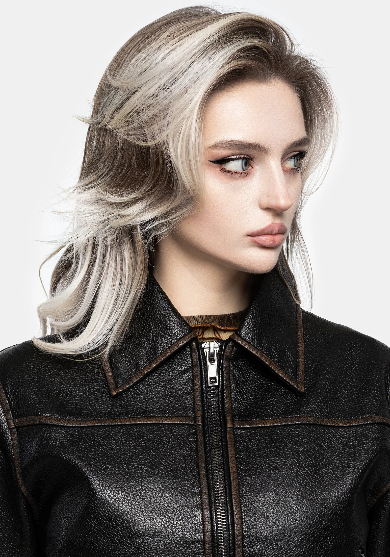 Ermania Crop Faux Leather Jacket - Image 2