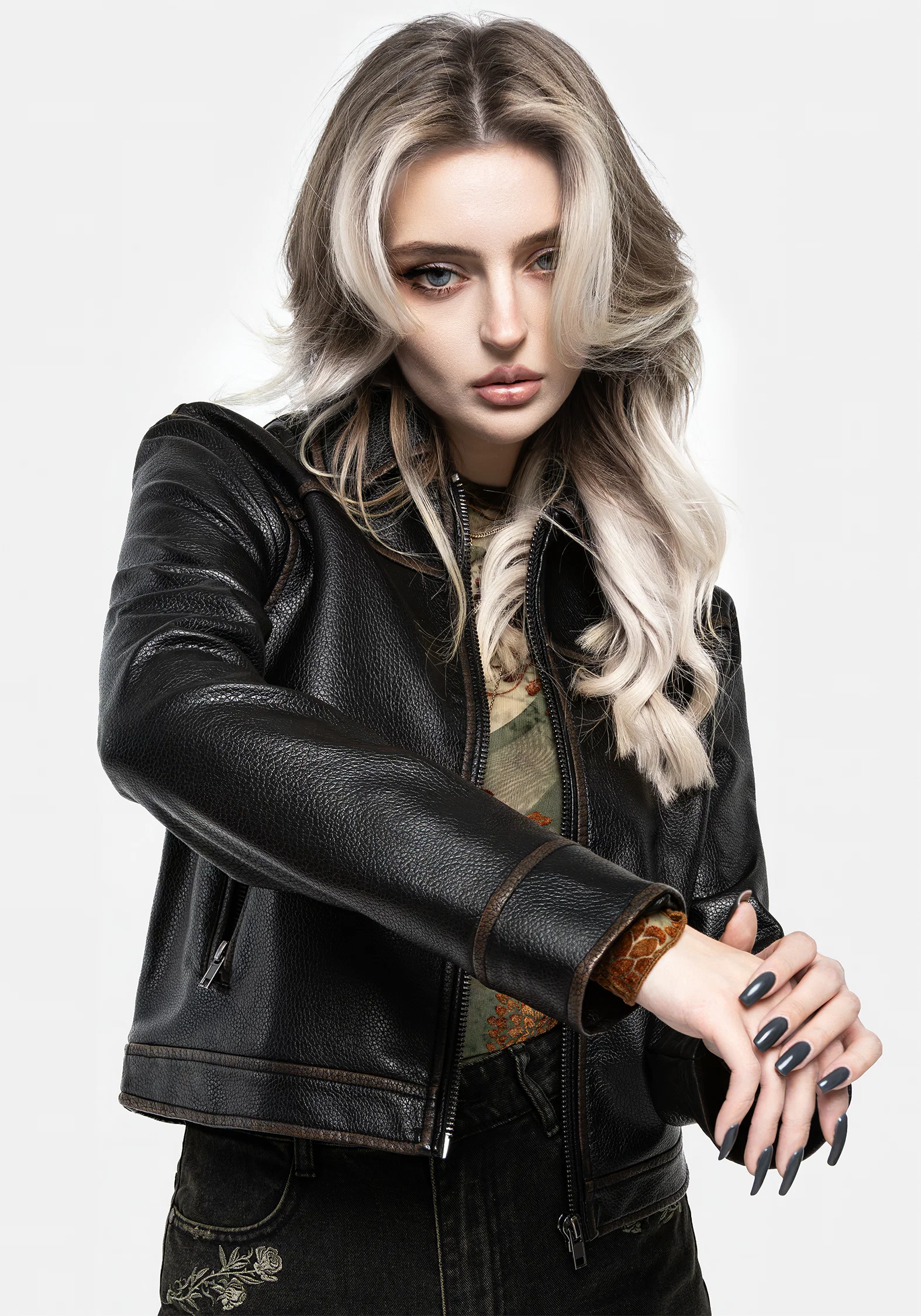 Ermania Crop Faux Leather Jacket - Image 5