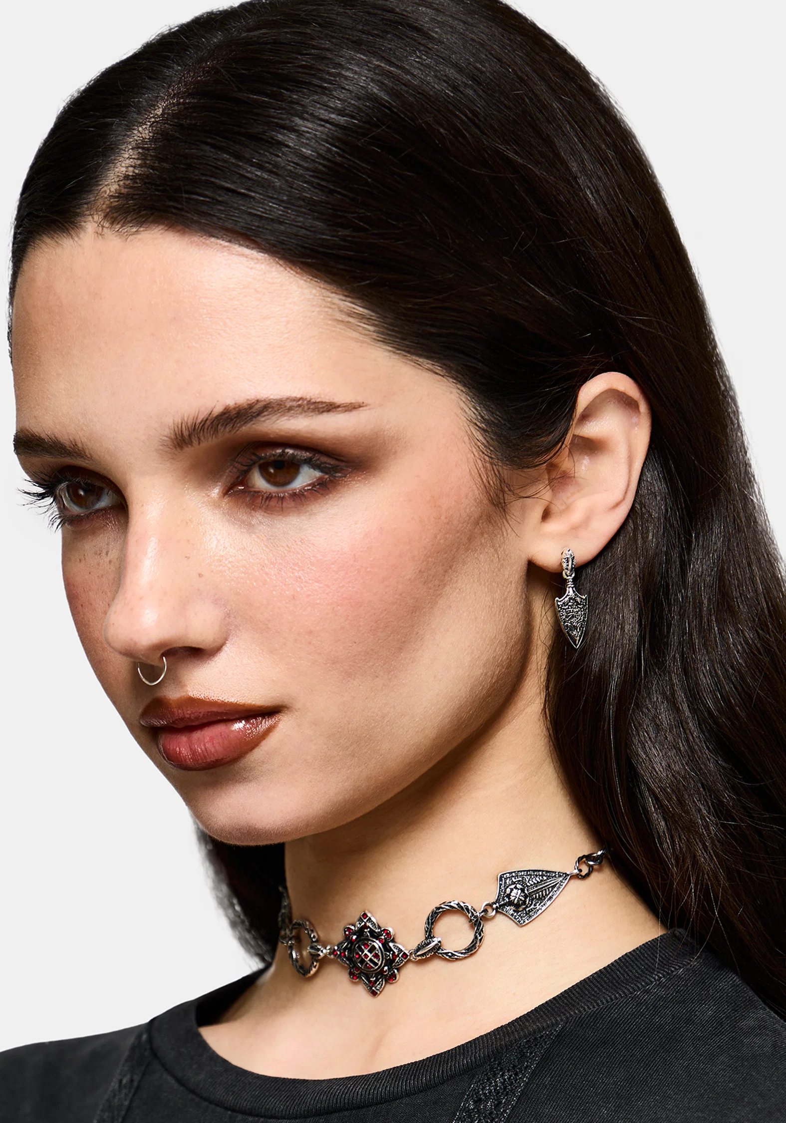 Gorthe Shield Earring Set - Image 4