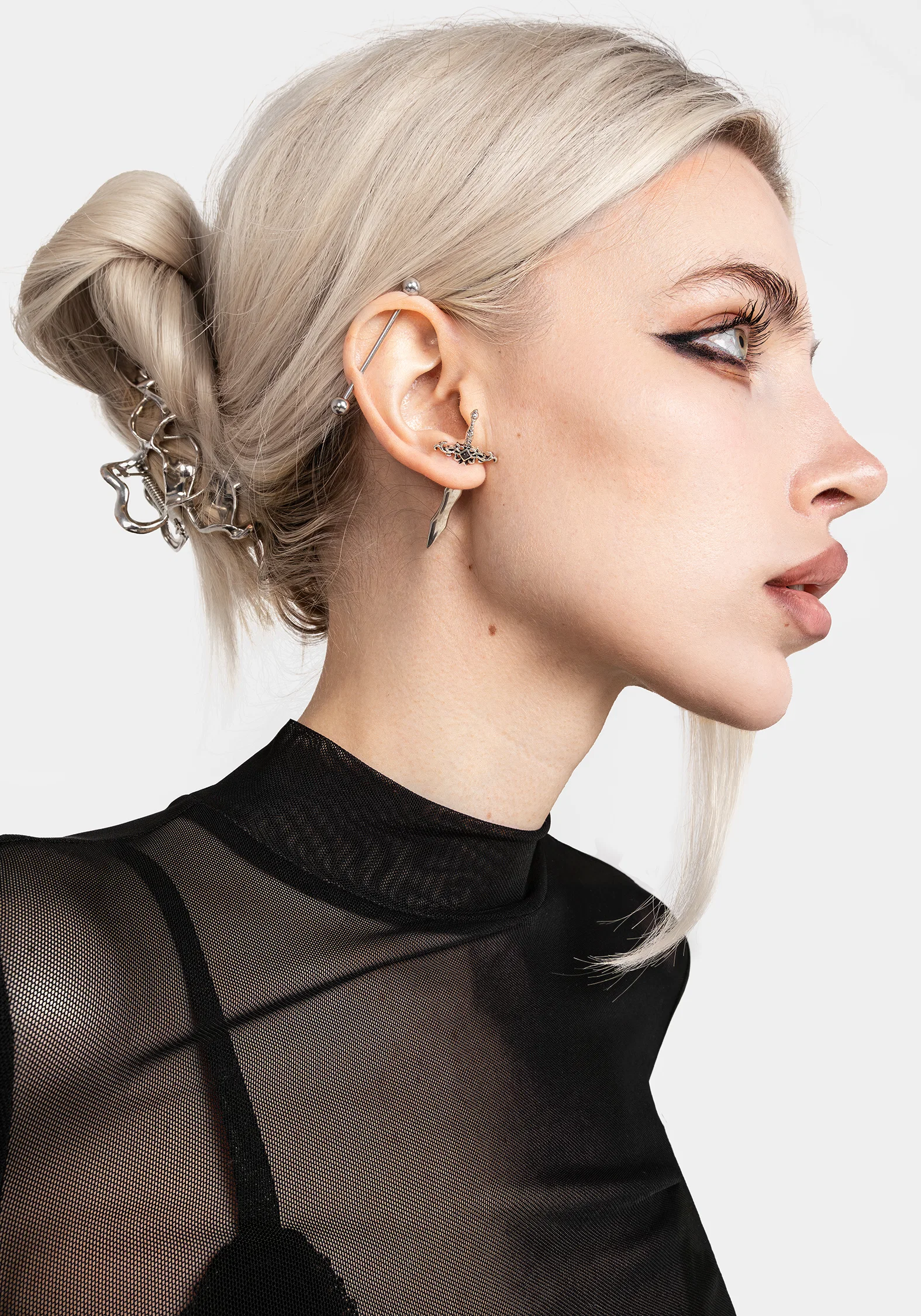 Harpe Dagger Earrings - Image 7
