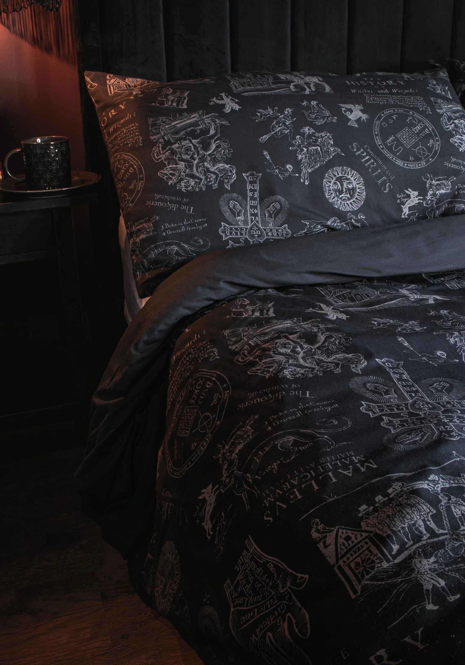 Heresy Woodcut Print Cotton Bedding Set - King - Image 6