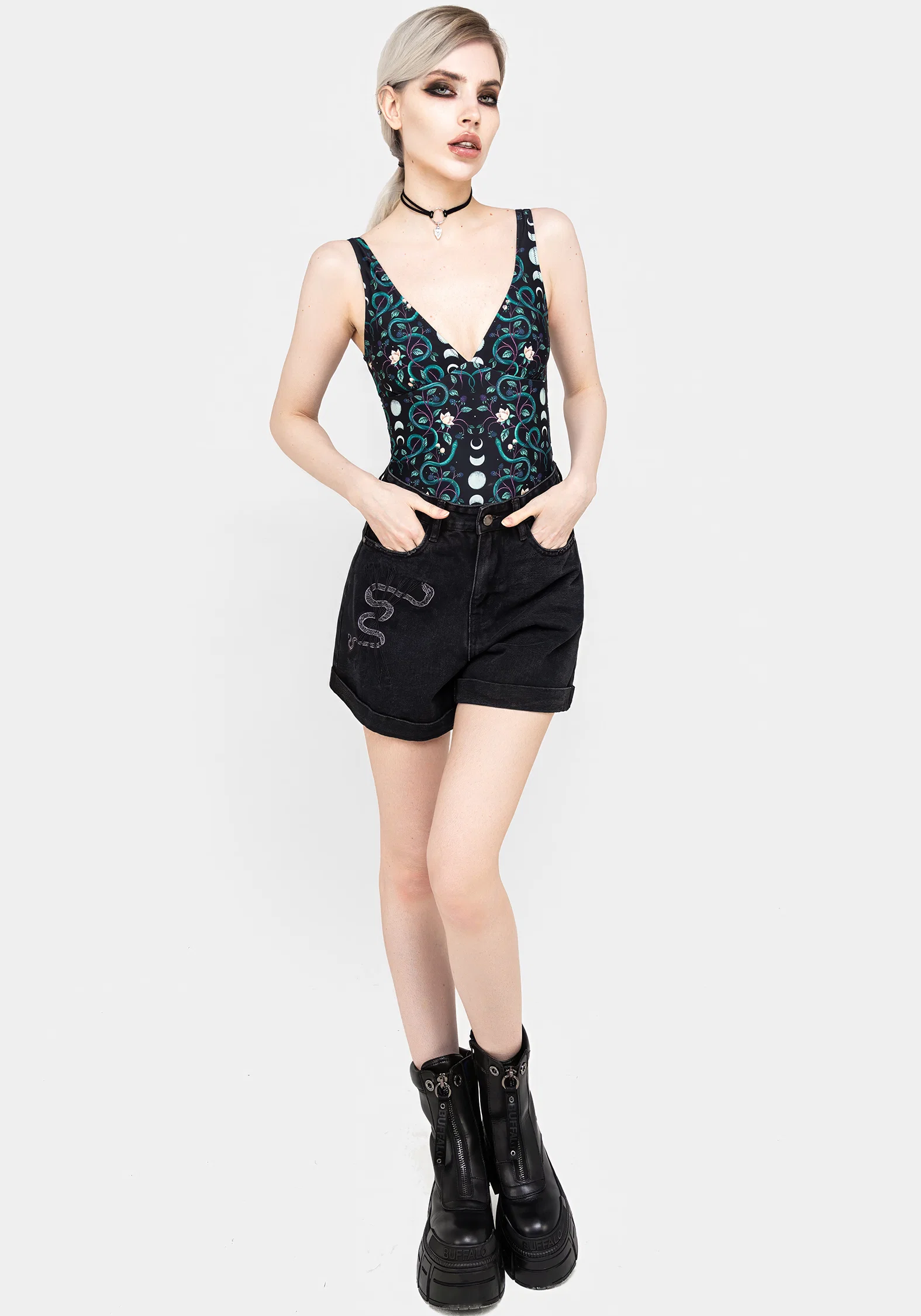 Heroica Embroidered Denim Mom Shorts - Image 4