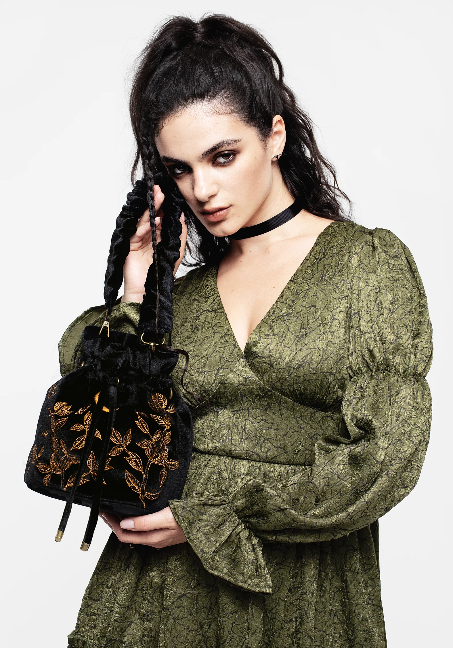 Instar Butterfly Embroidered Bucket Bag - Image 10