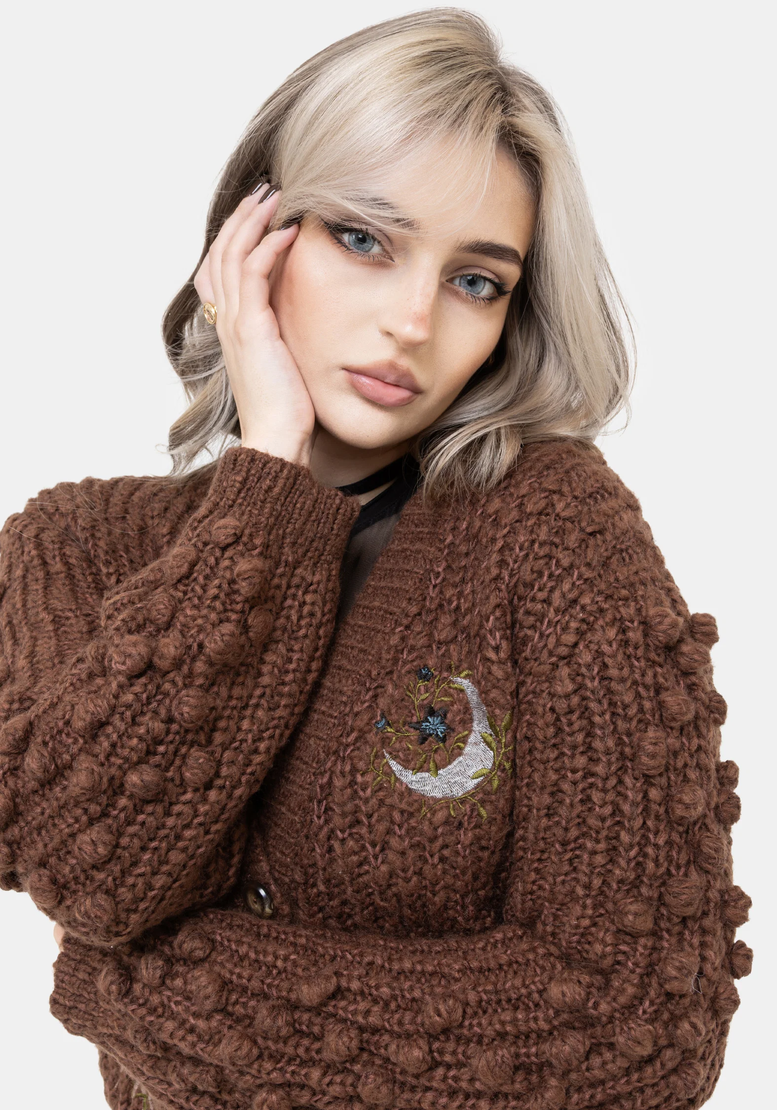 Isla Chunky Bobble Moon Embroidered Knit Cardigan - Image 6