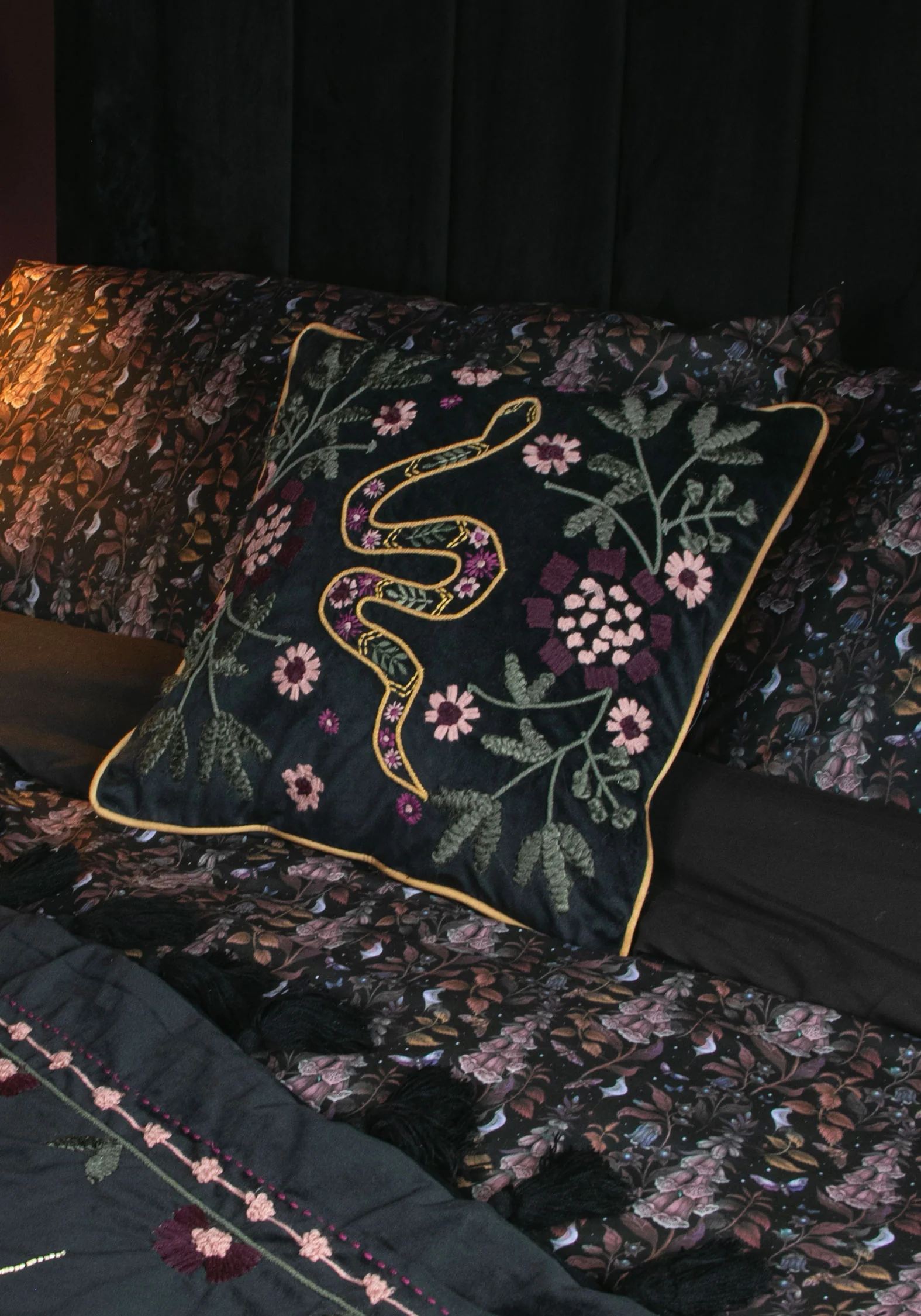 Kobra Snake Square Cushion - Image 2