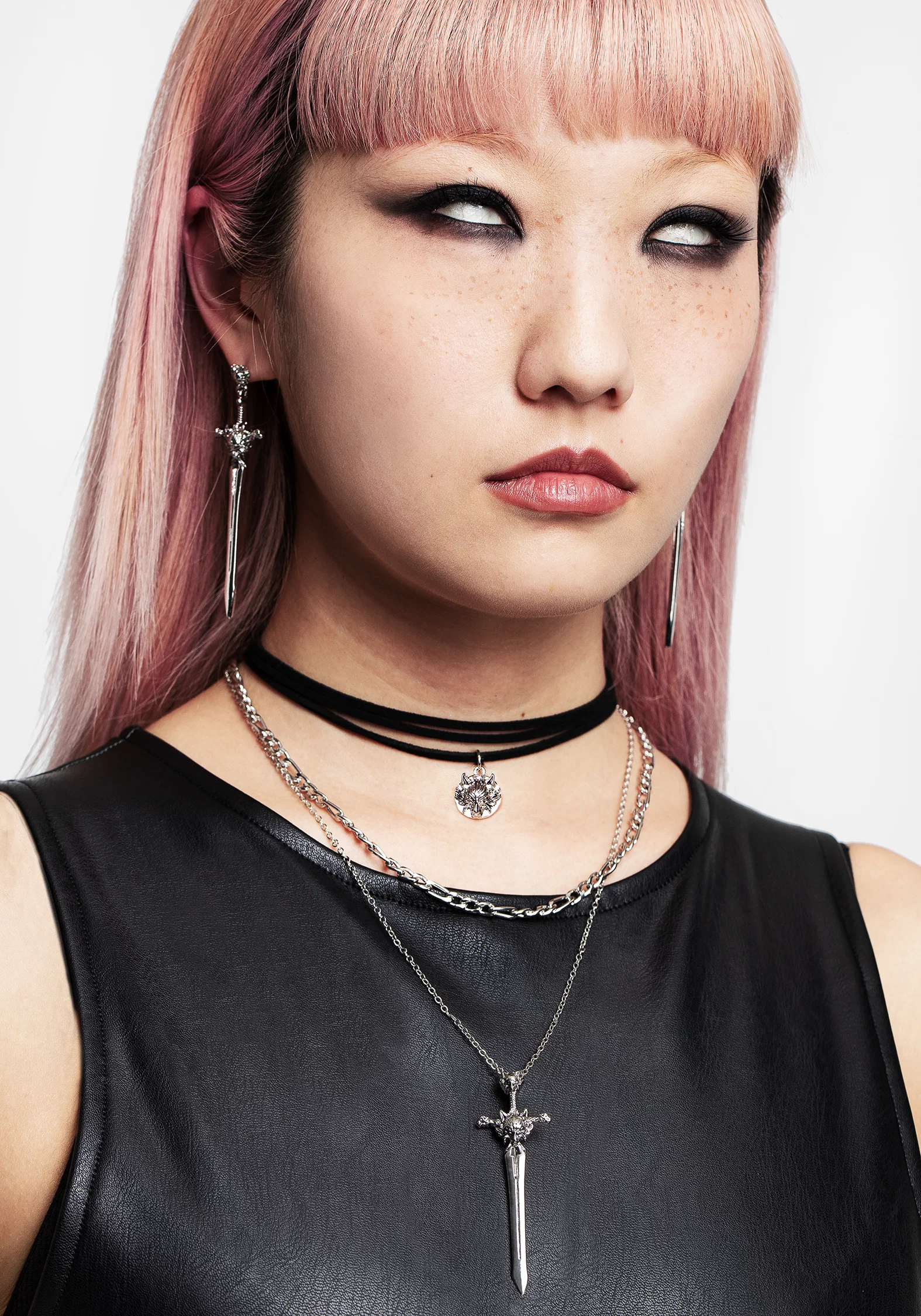 Longclaw Earrings - Image 4