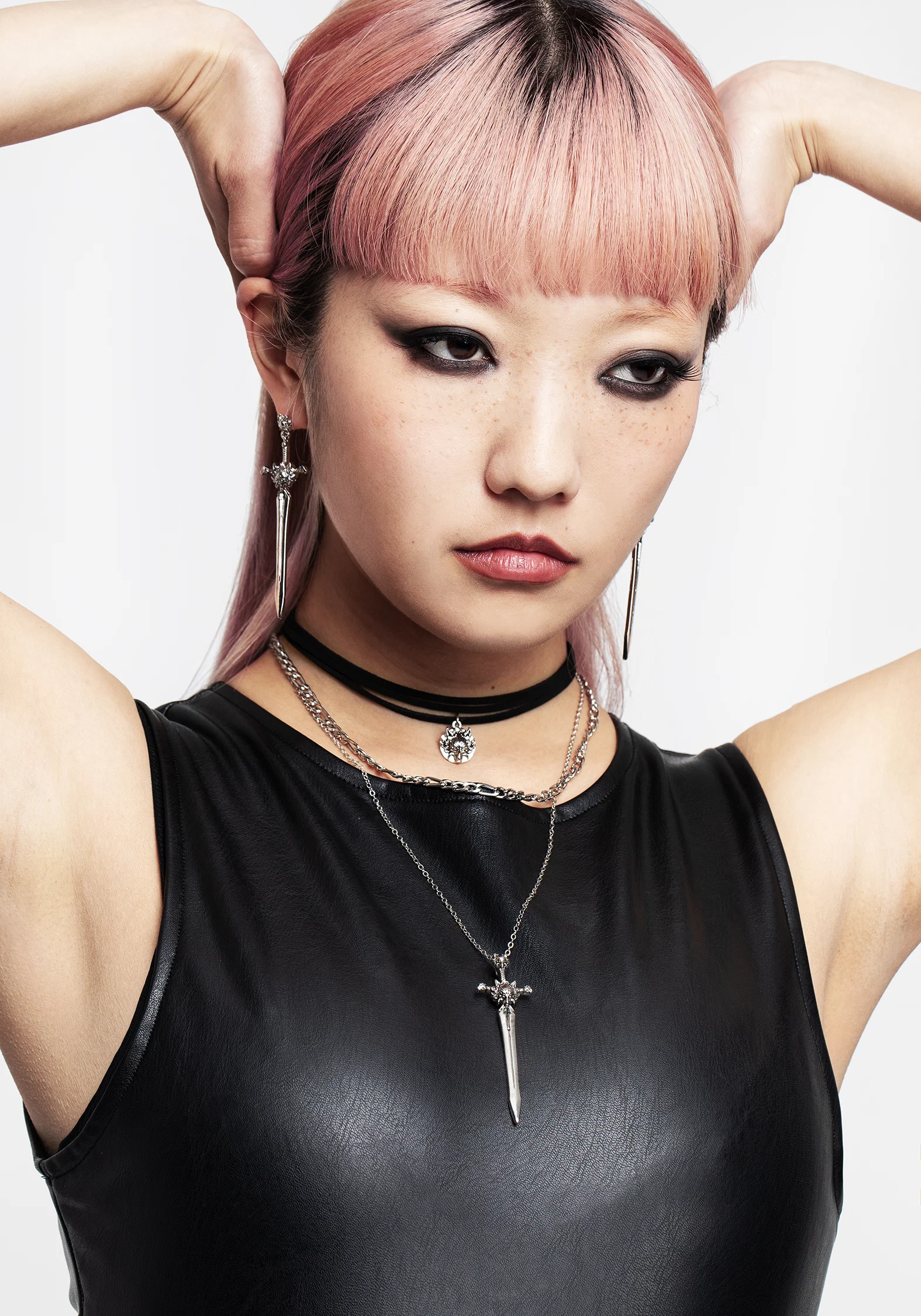Longclaw Earrings - Image 6