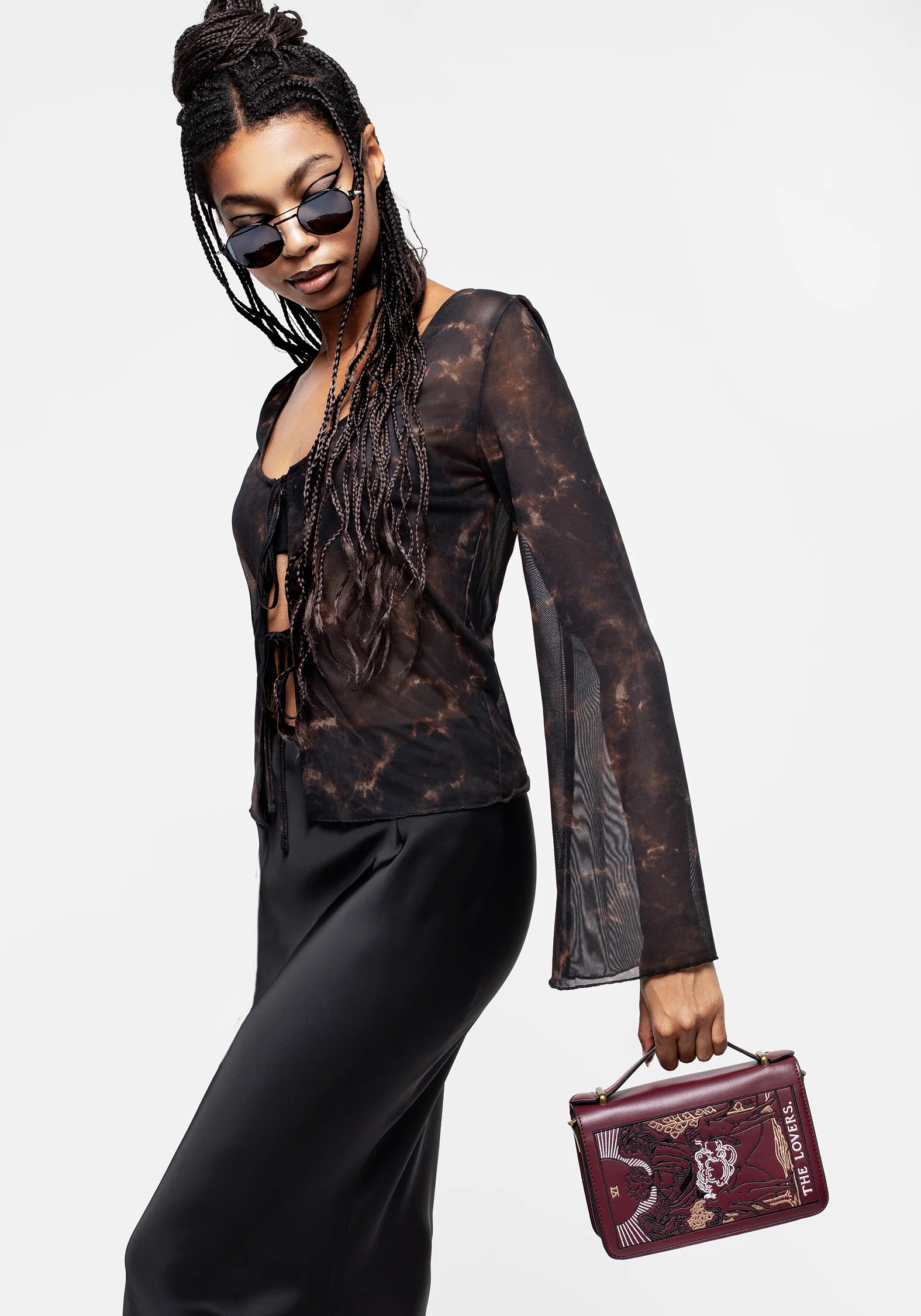 Lovers Embroidered Crossbody Clutch Bag - Image 11