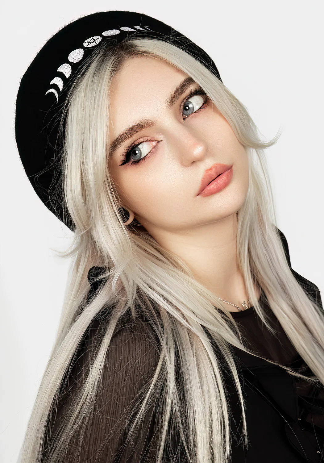 Lunar Embroidered Beret - Image 5