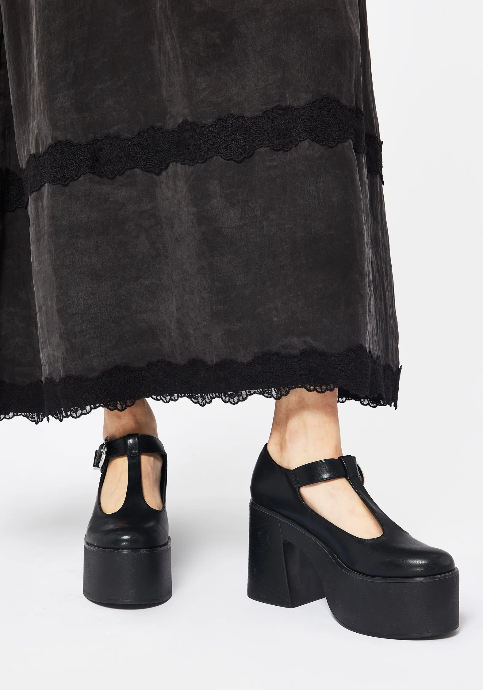 Maeve Lyocell Blend Lace Detail Maxi Dress - Image 2