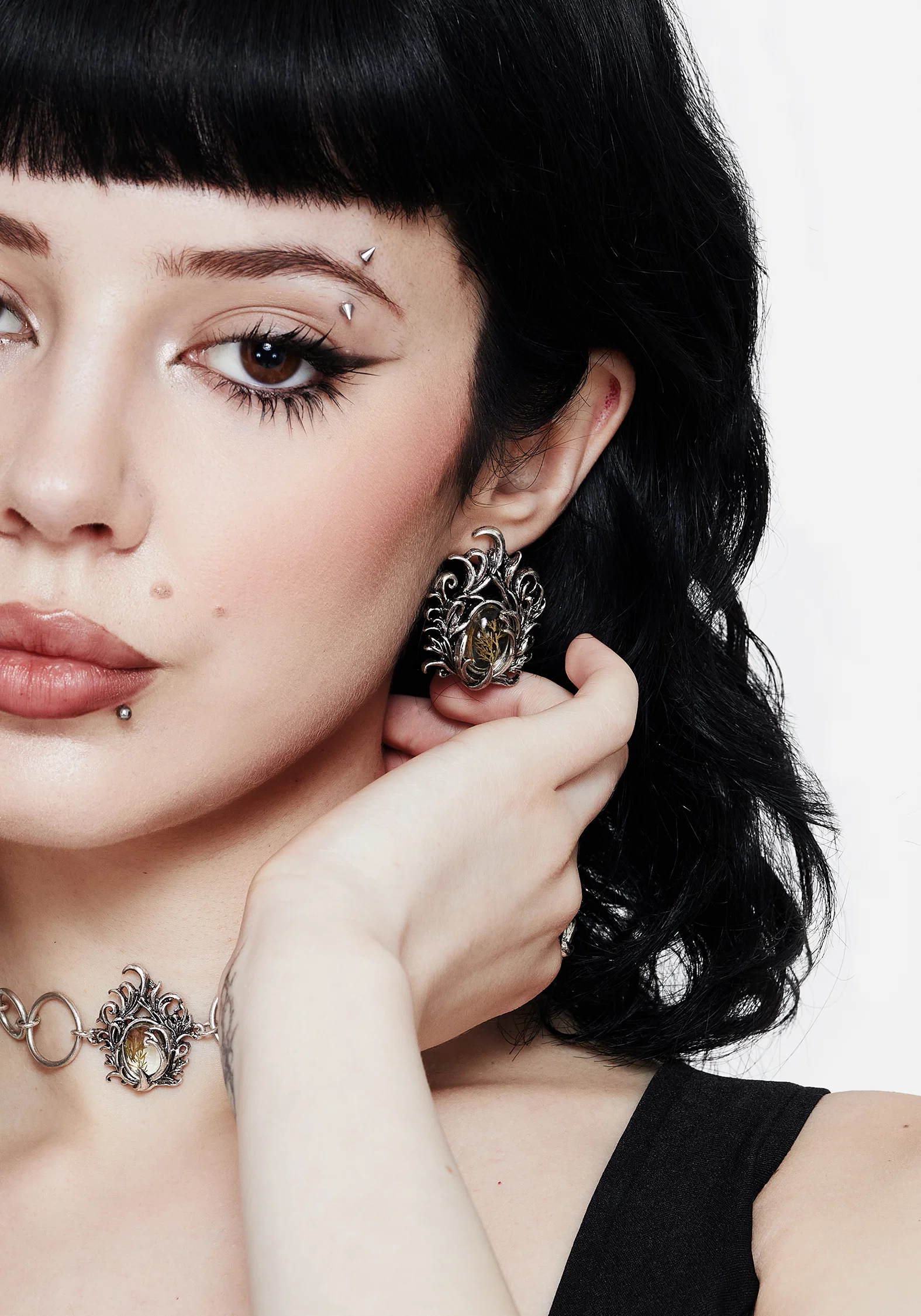 Marte Trapped Flower Earrings - Image 2
