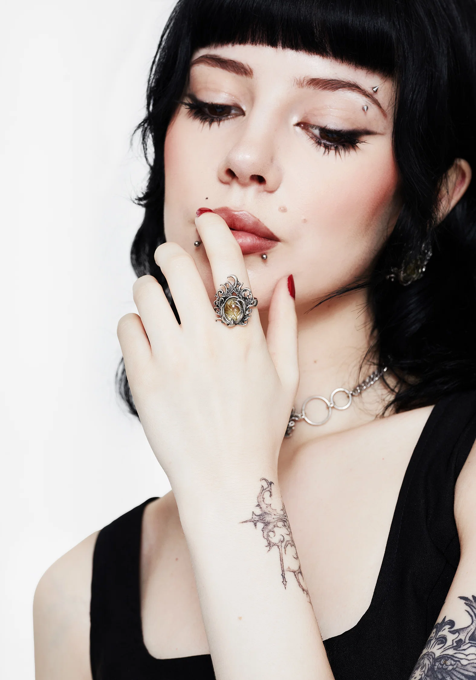 Marte Trapped Flower Ring - Image 2
