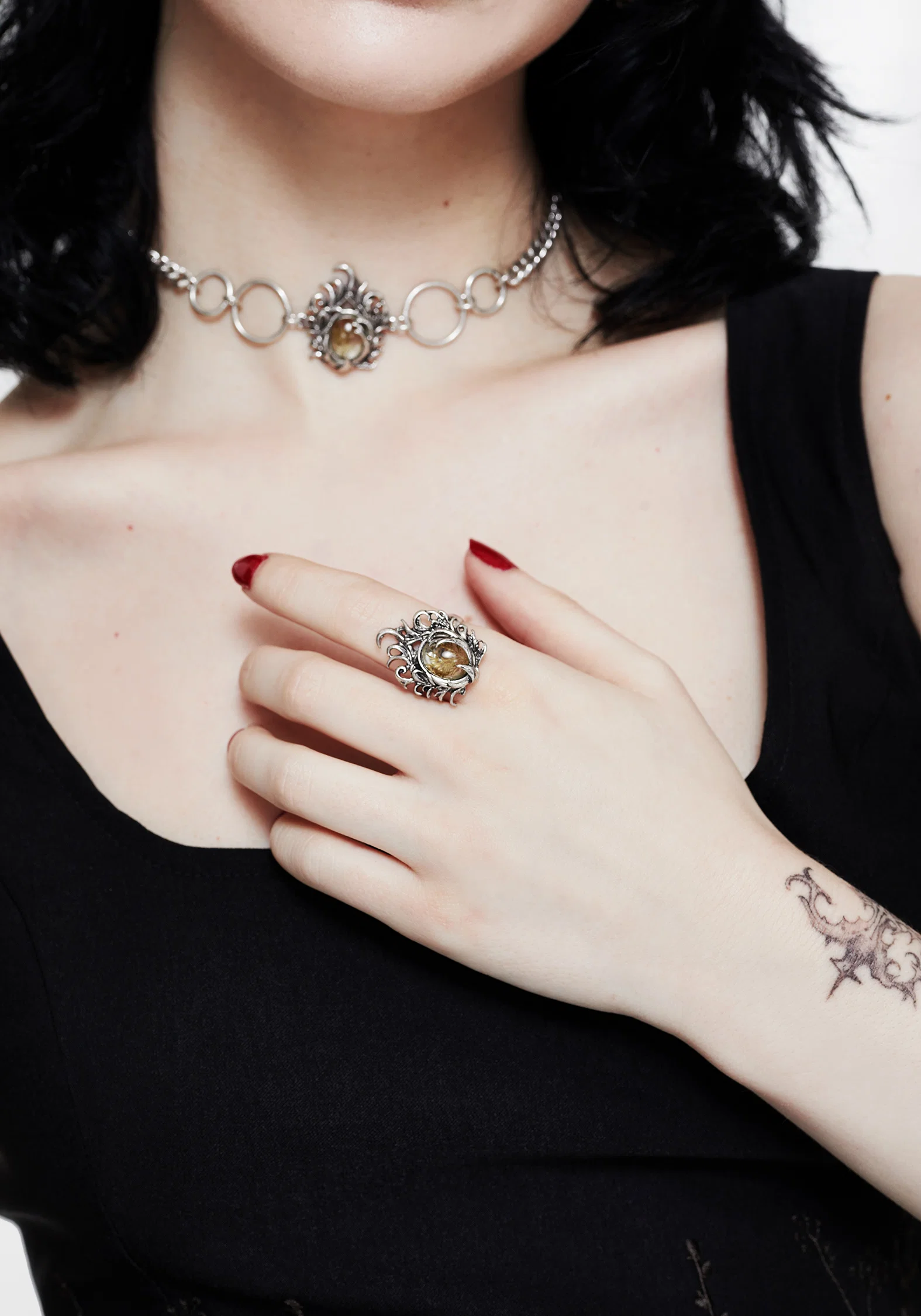 Marte Trapped Flower Ring - Image 4
