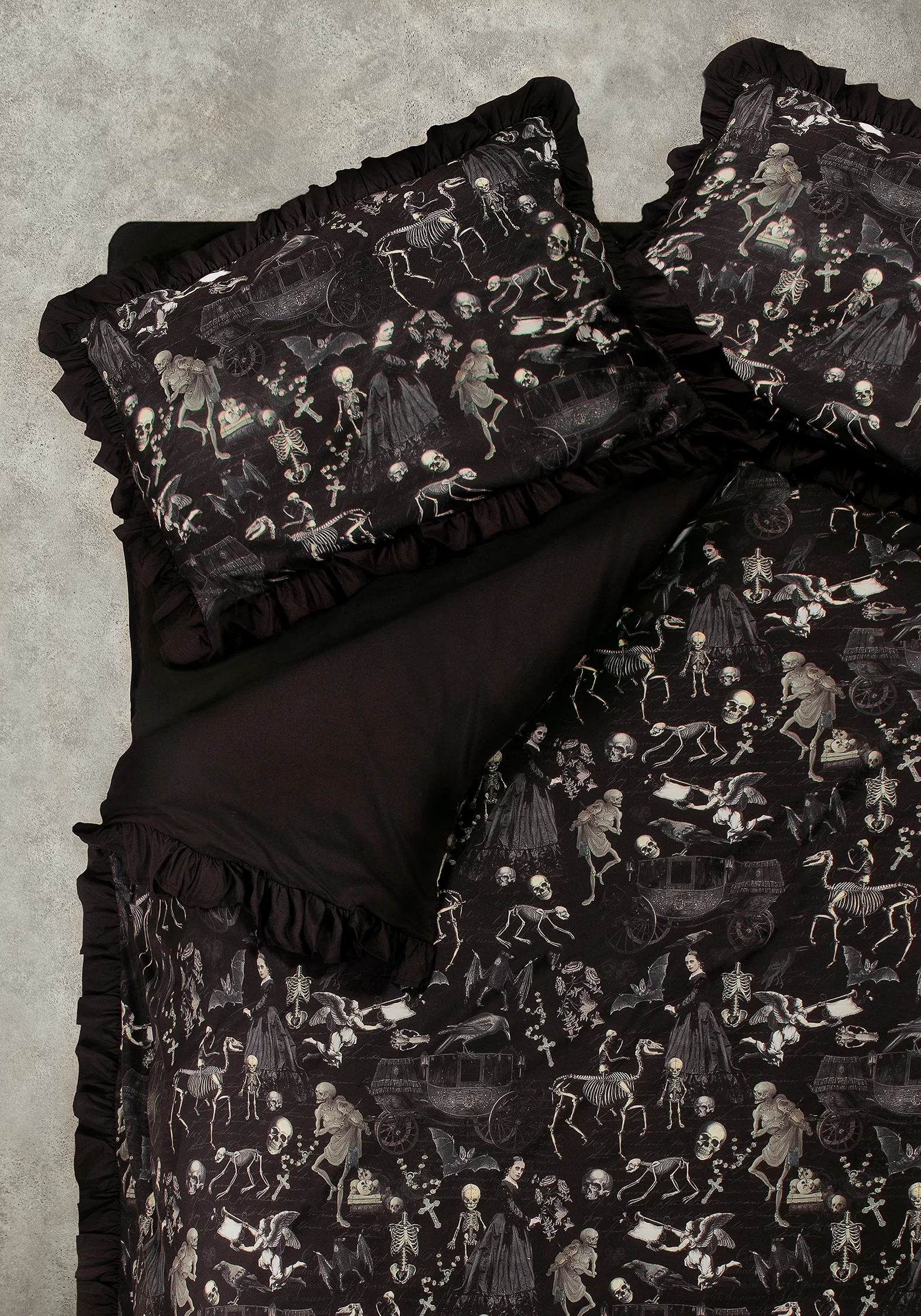Melancholia Ruffle Bedding Set - UK King - Image 3