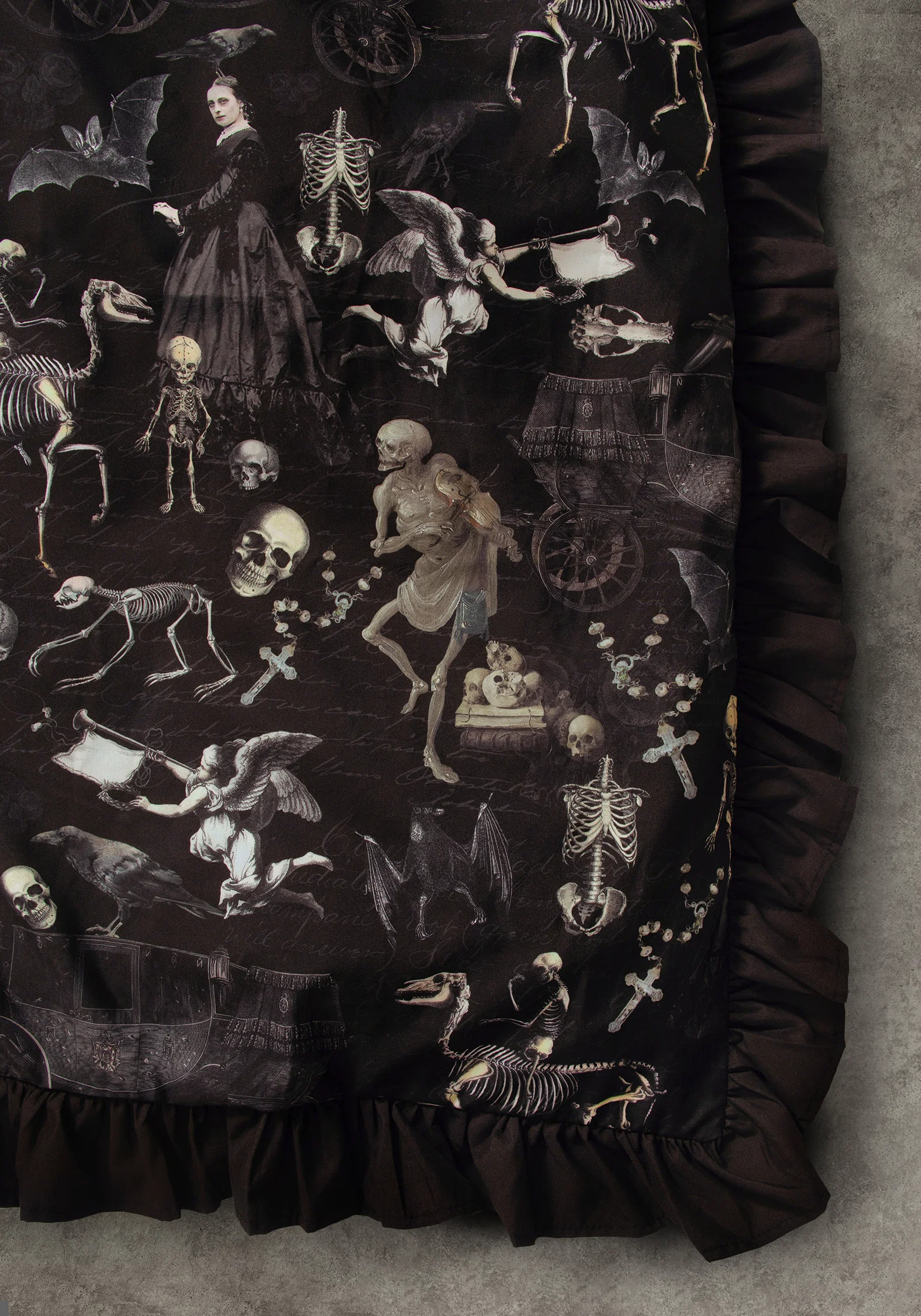 Melancholia Ruffle Bedding Set - UK King - Image 4