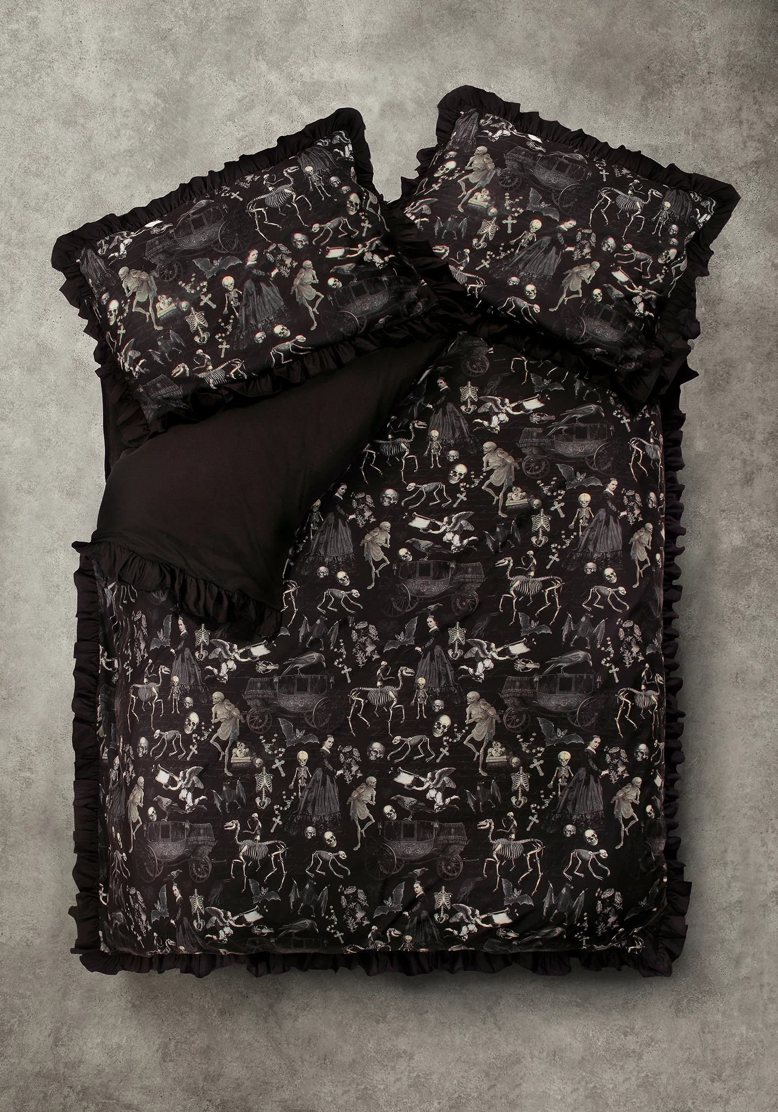 Melancholia Ruffle Bedding Set - UK King - Image 5