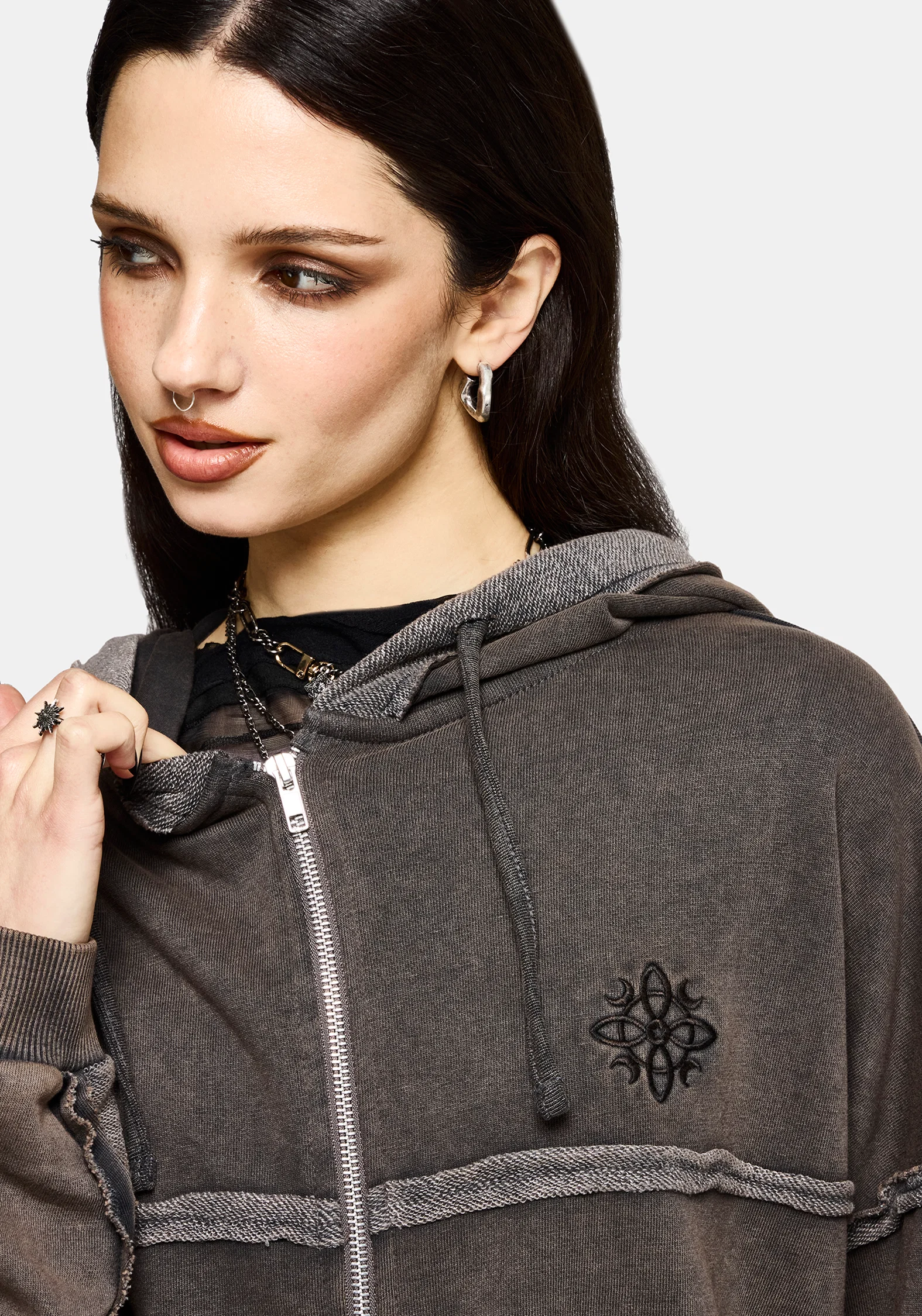Mio Witches Knot Distressed Seam Hoody - Image 6