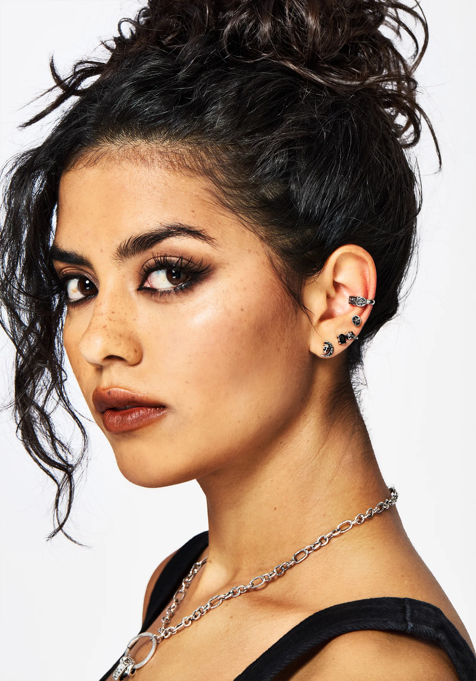 Moira Skull Stud Earrings Set - Image 4