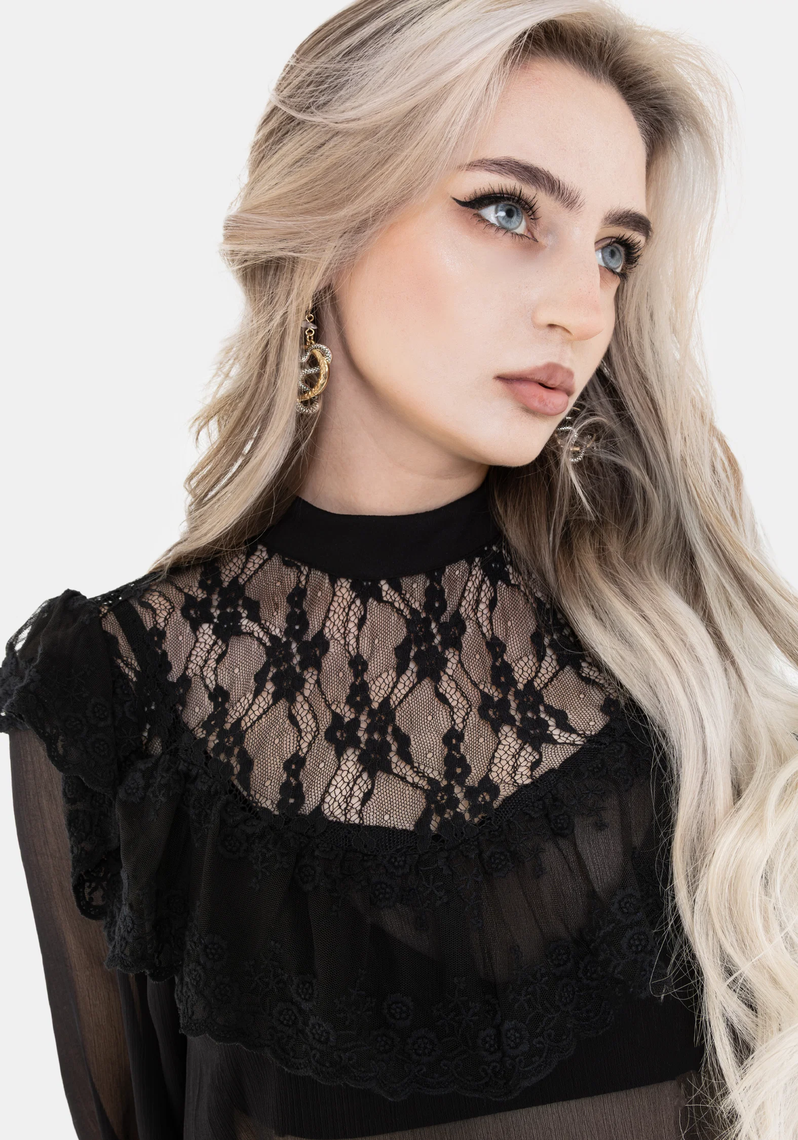 Myr Contrast Ruffle Lace Blouse - Image 2