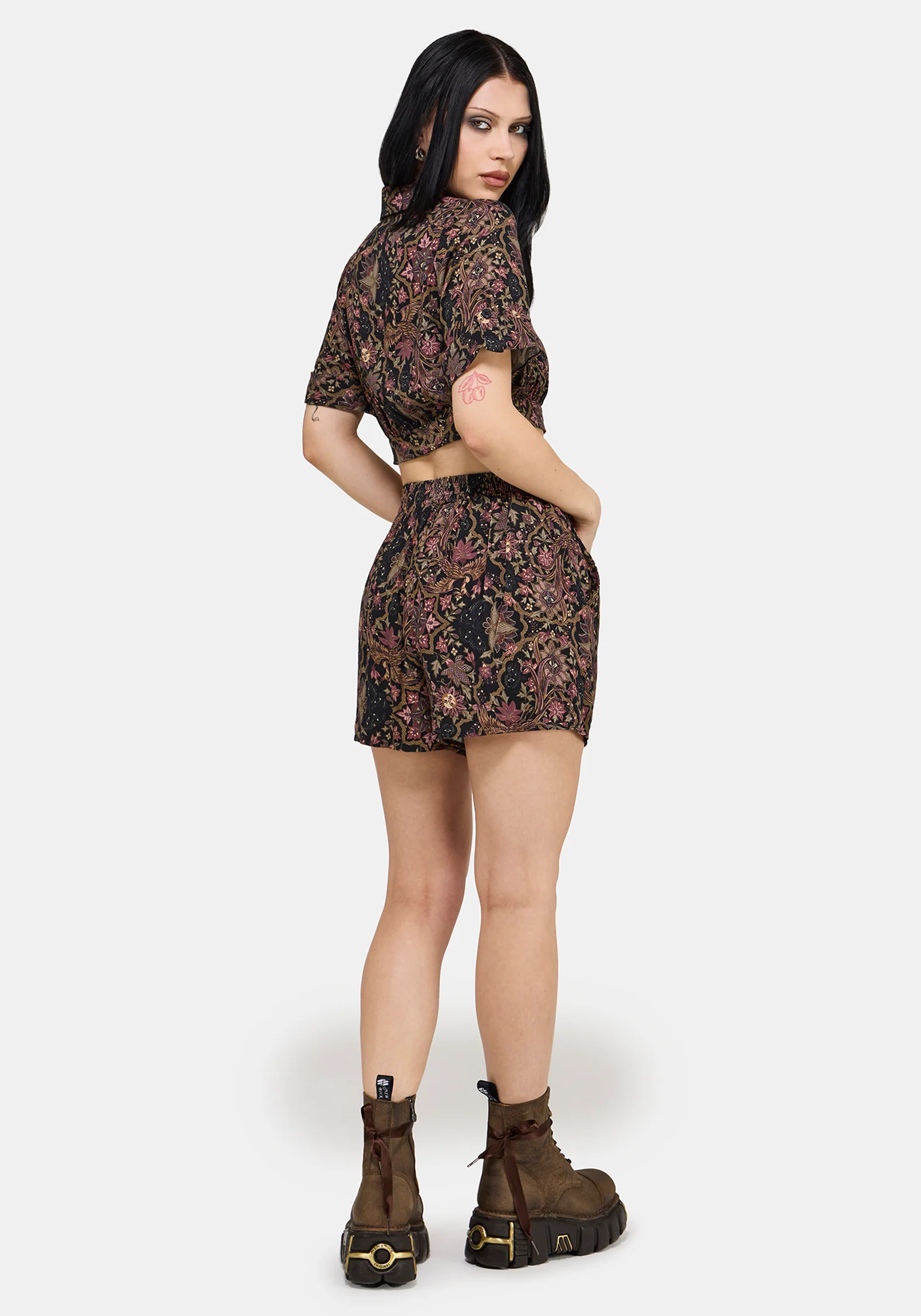Mythos Print Tie Front Short - Image 3