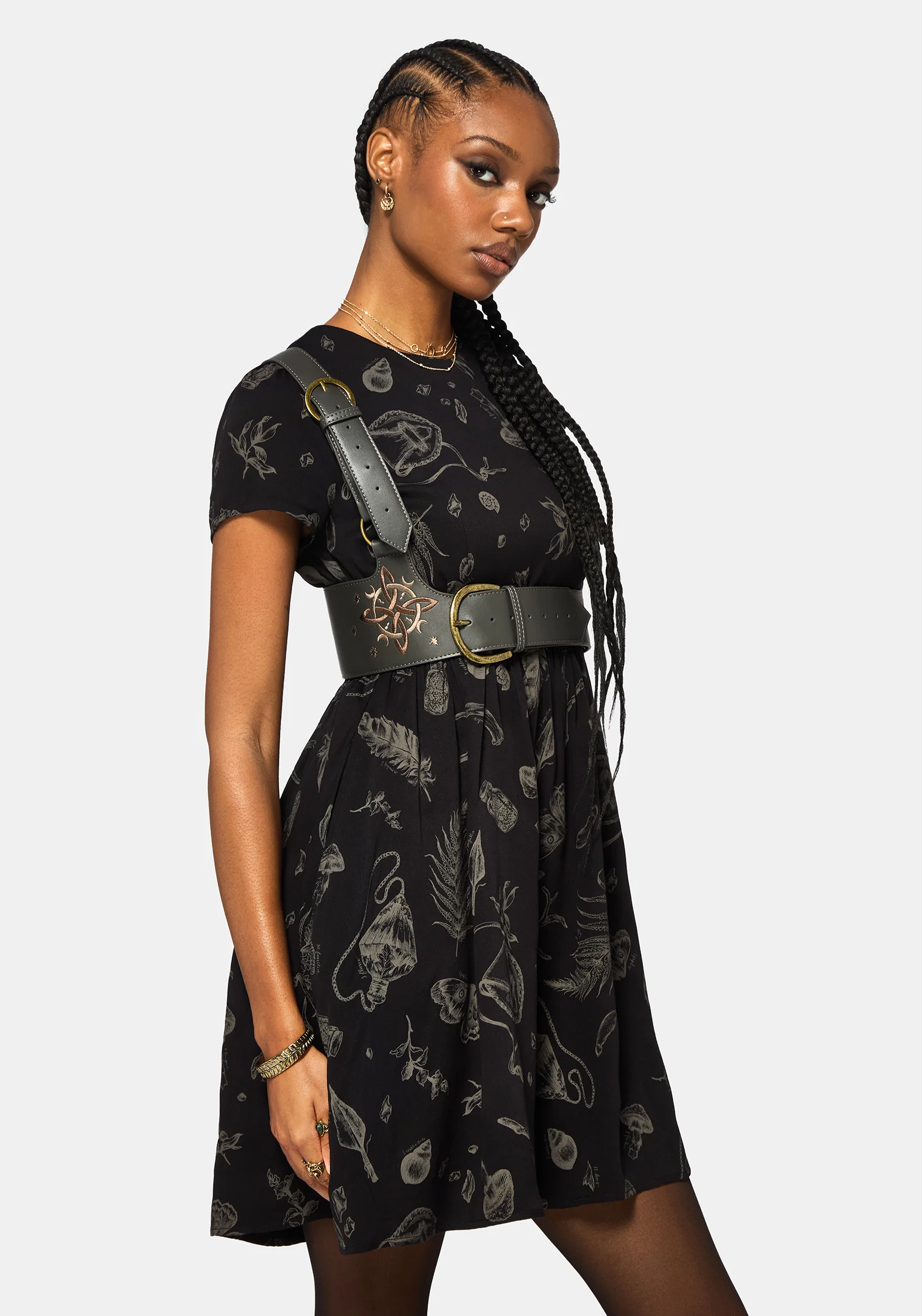 Nyelle Witch Embroidered Harness - Image 5