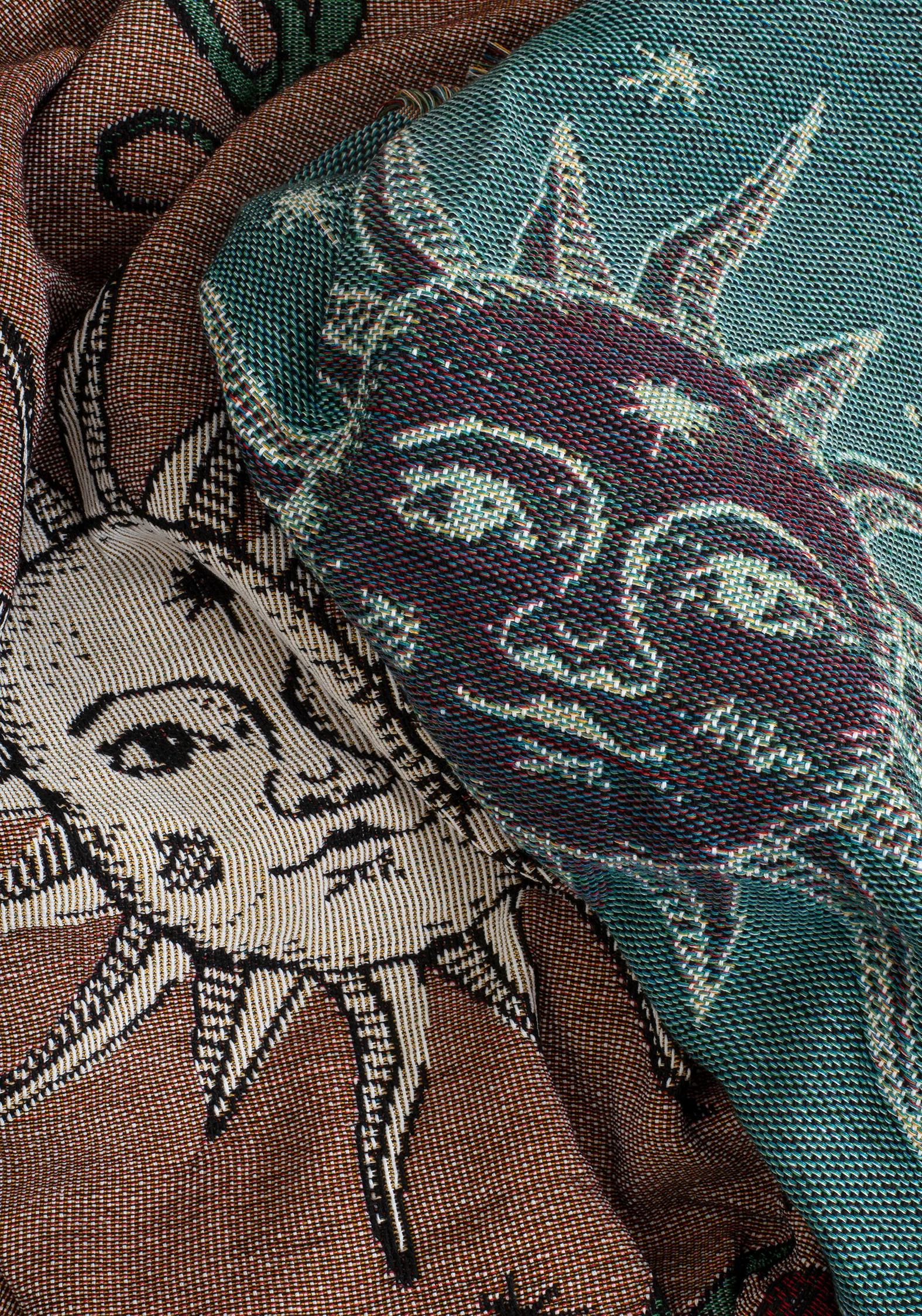 Paramour Tattoo Print Tapestry Blanket - Image 5